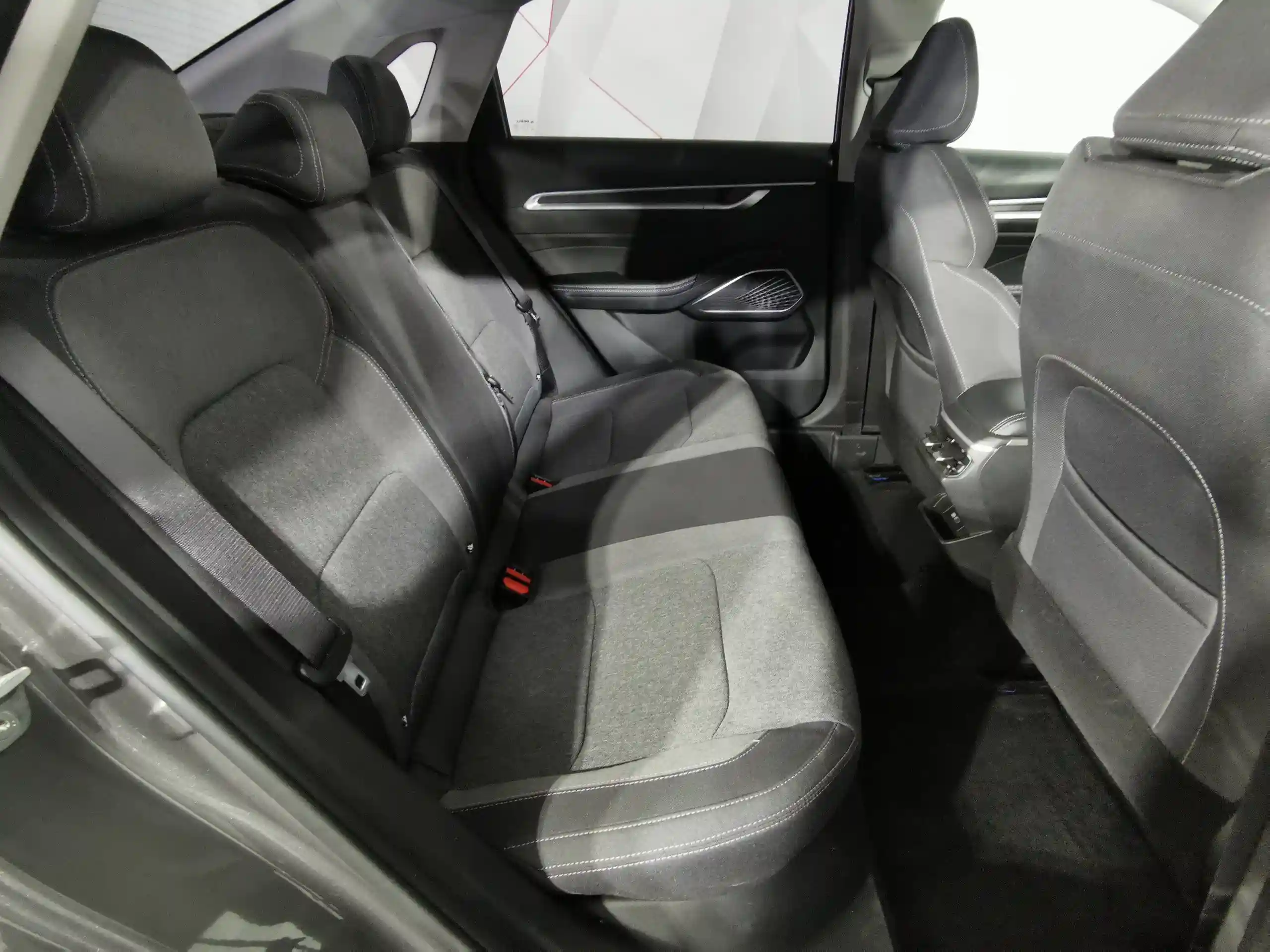 Geely Emgrand 2024