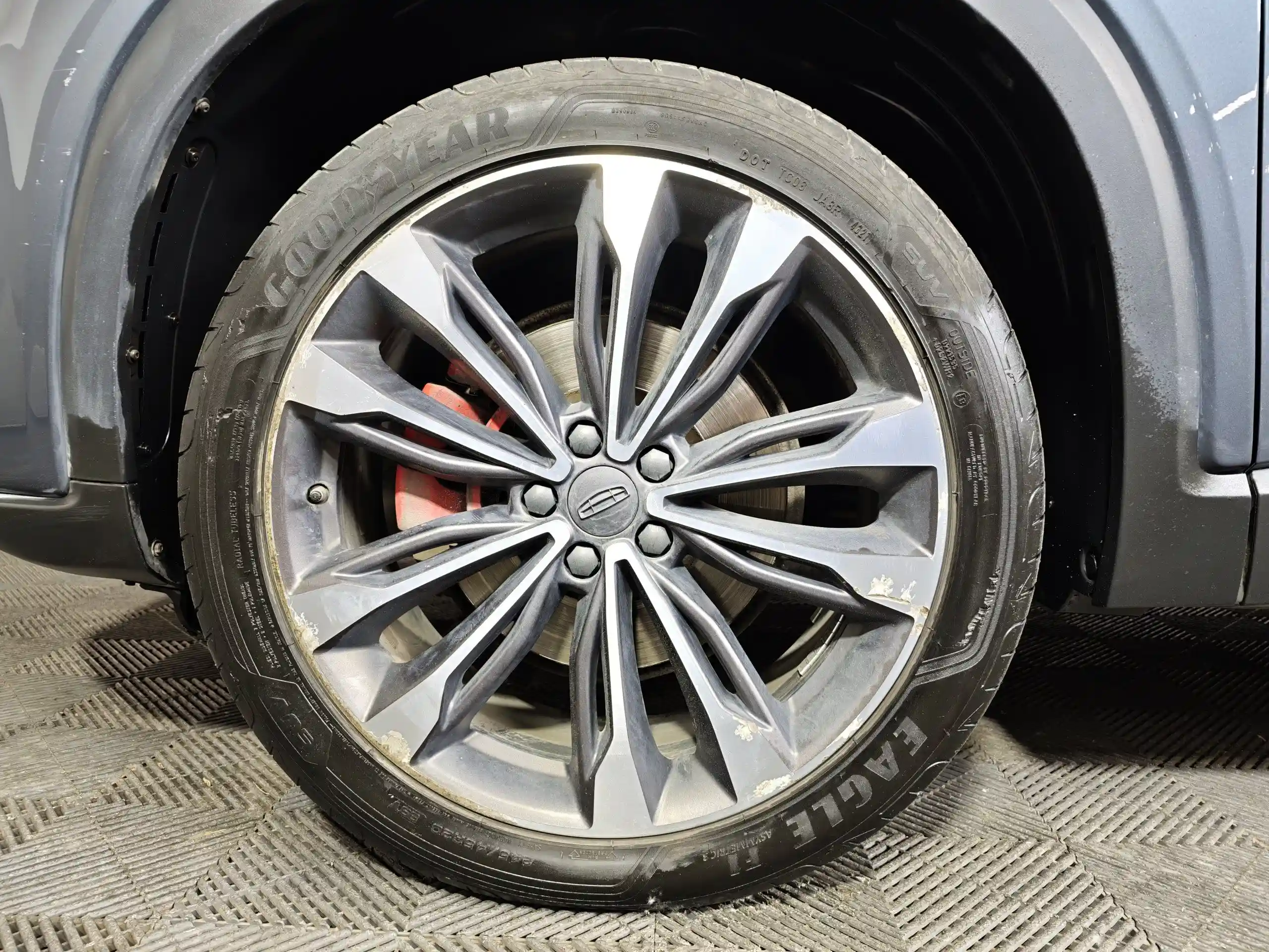 Geely Tugella 2021