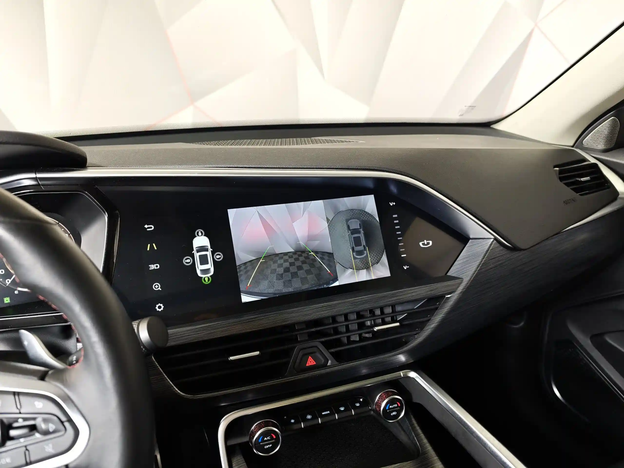 Geely Tugella 2022