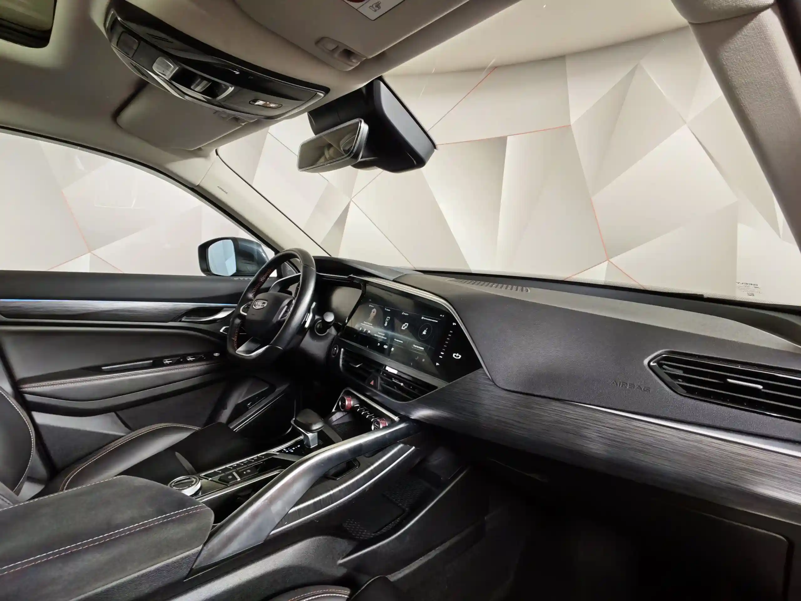 Geely Tugella 2021