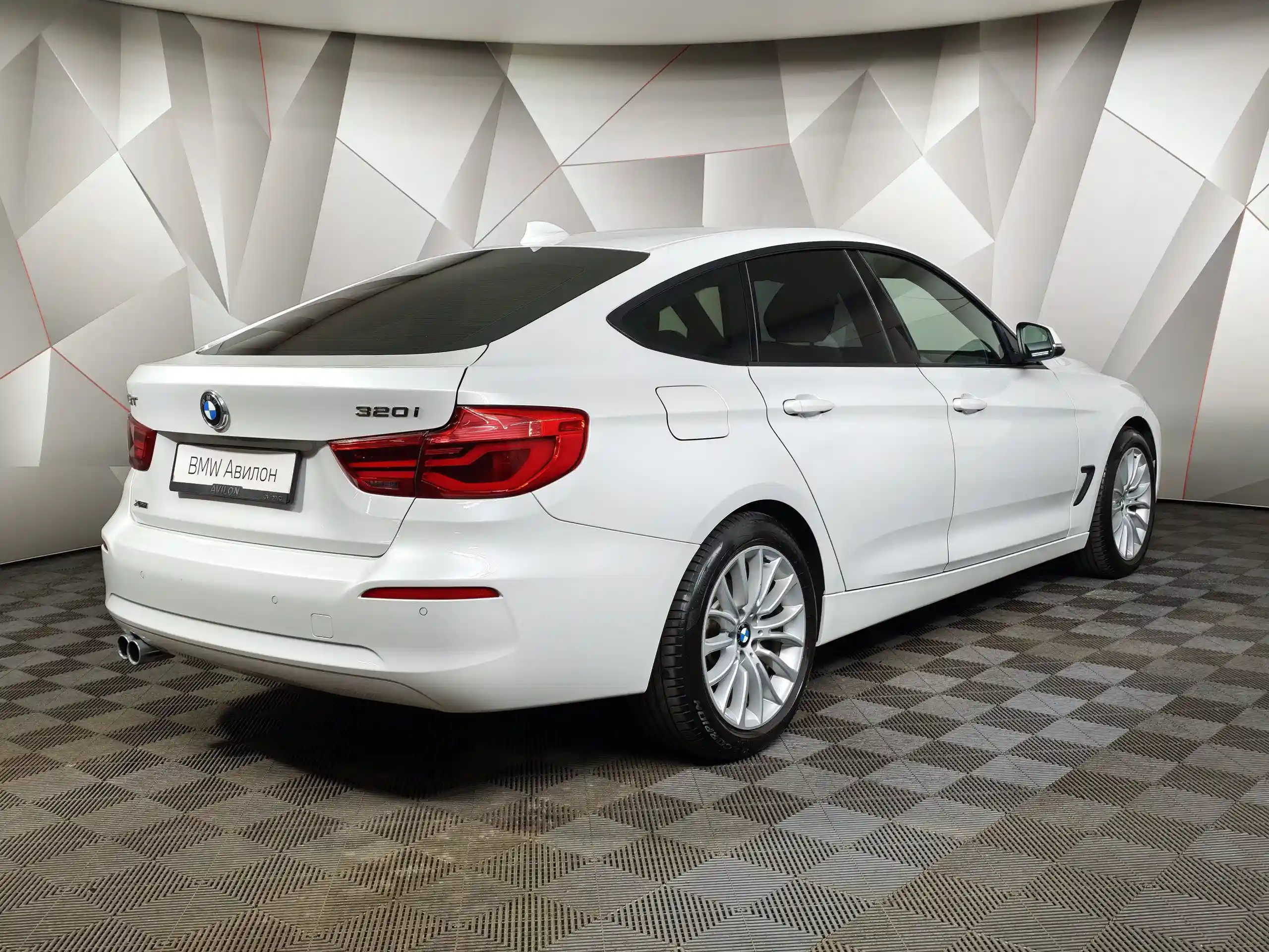BMW 3 серия 2019