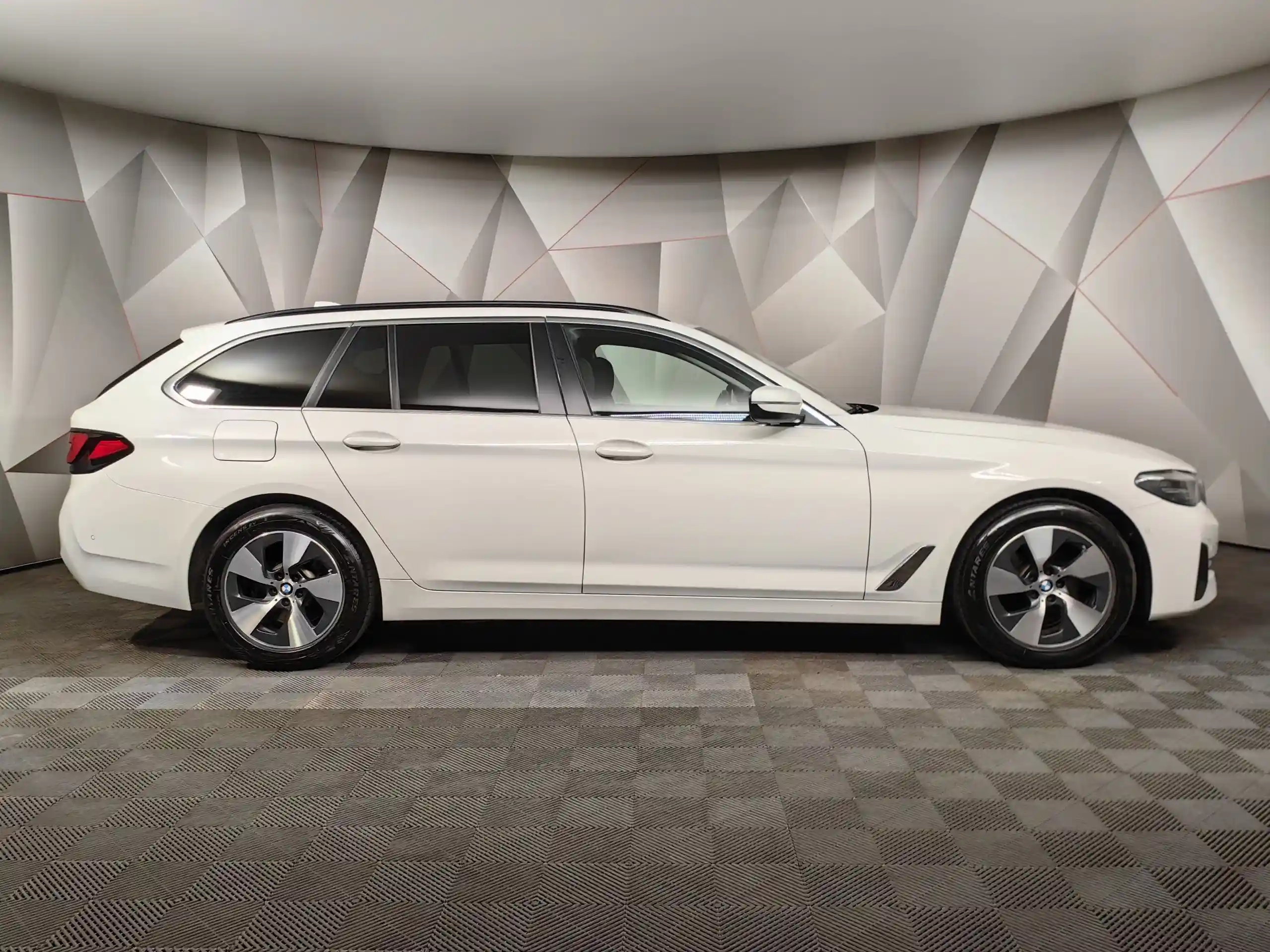 BMW 5 серия 2022