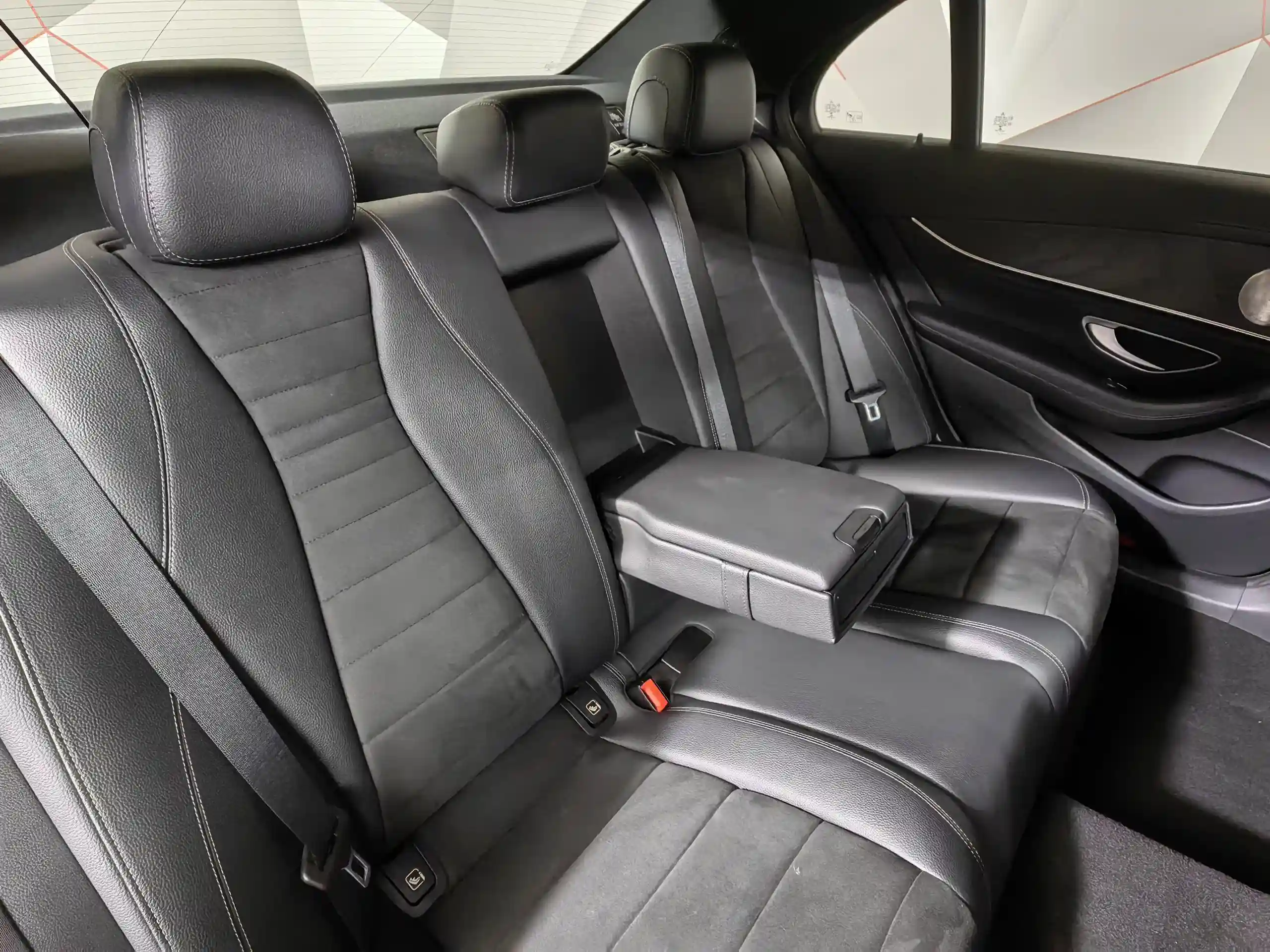 Mercedes-Benz E-Класс 2021