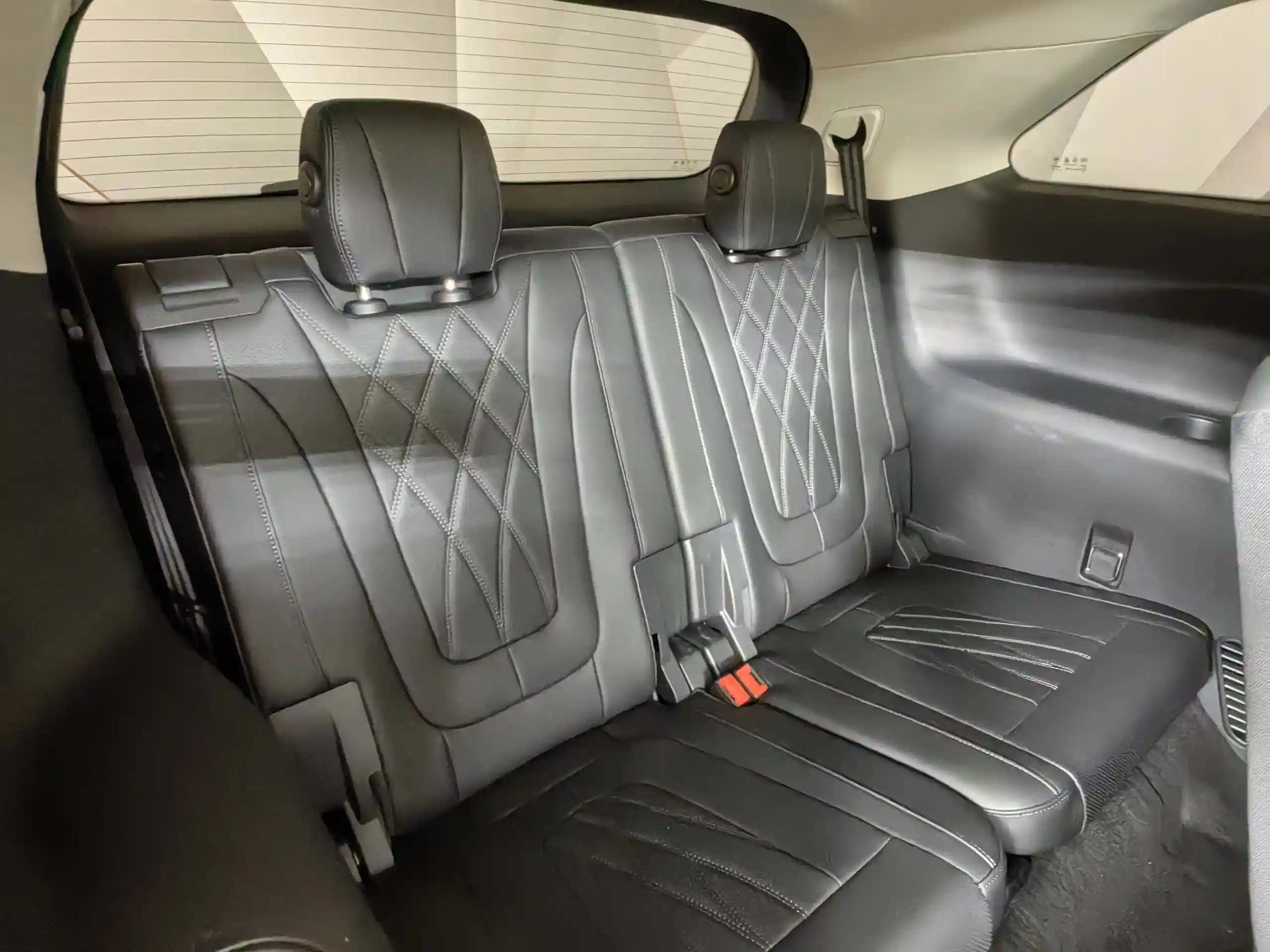 Hongqi HS7 2025