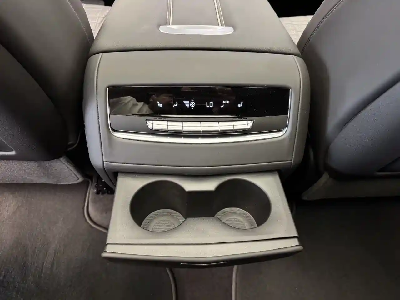 Cadillac Escalade 2025