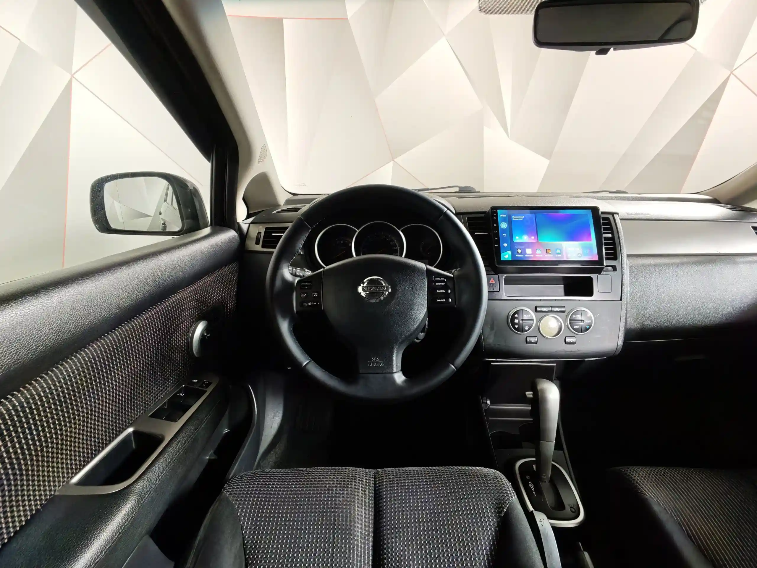 Nissan Tiida 2012