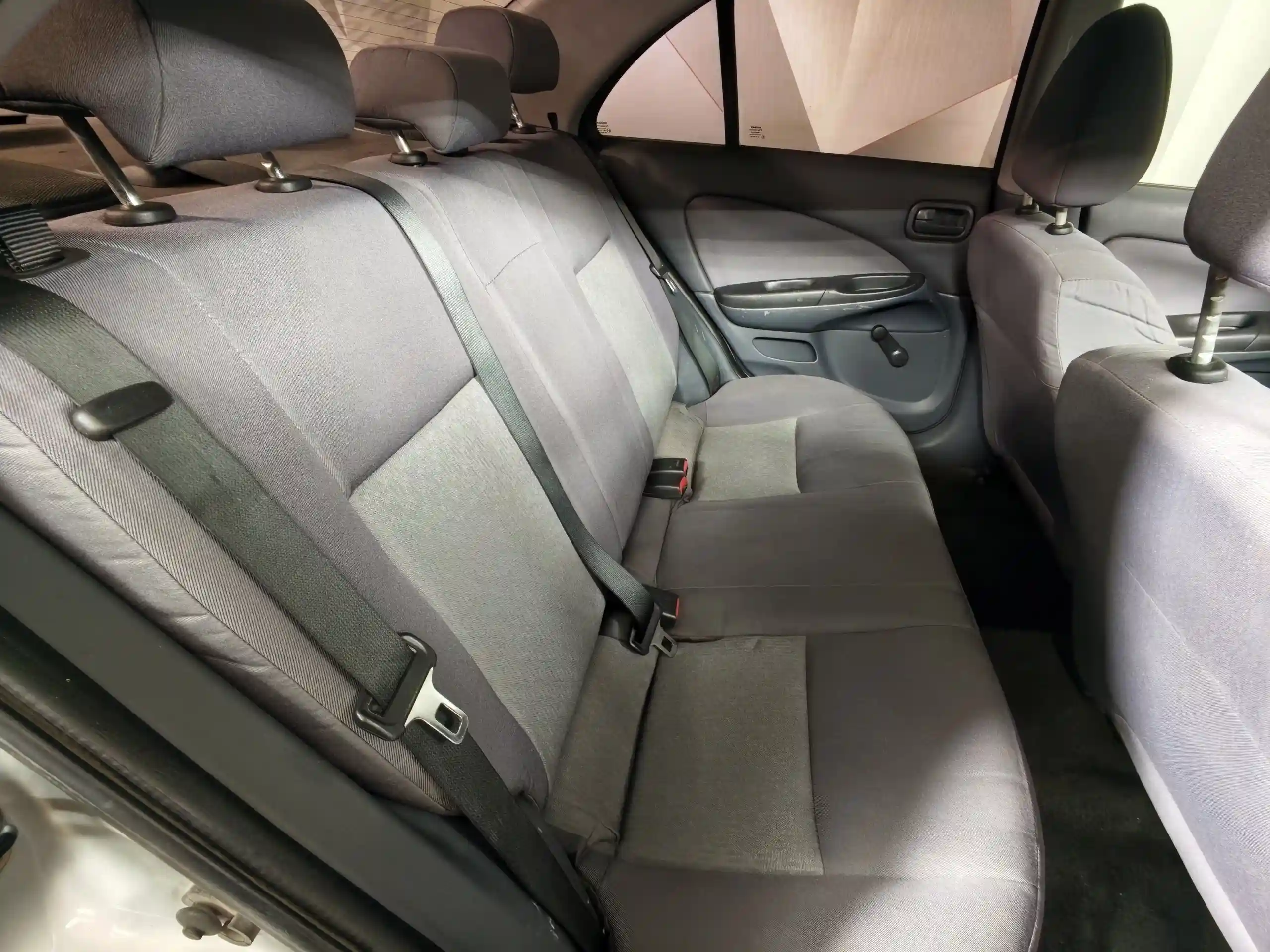 Nissan Almera 2004