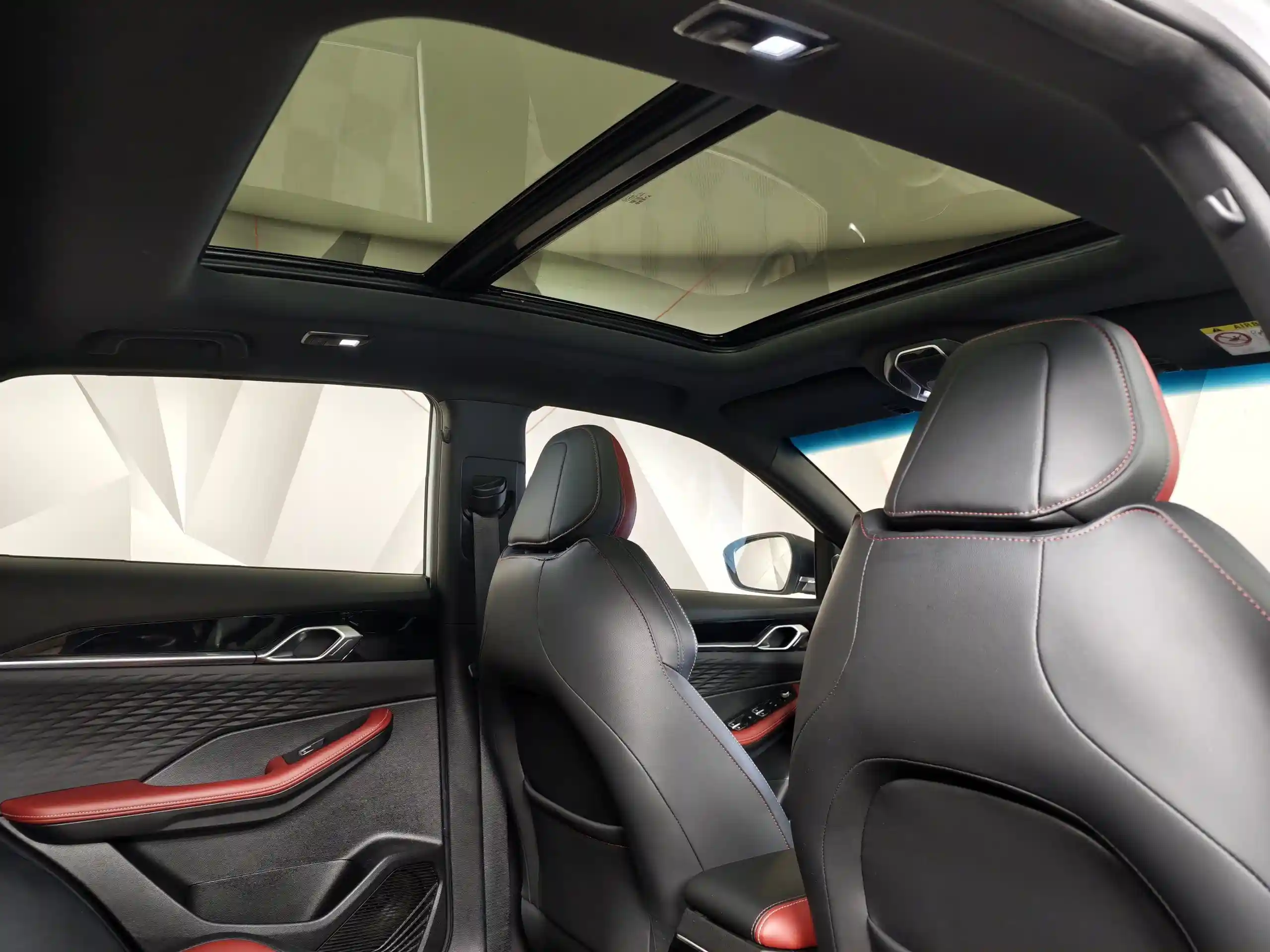 Geely Coolray 2023