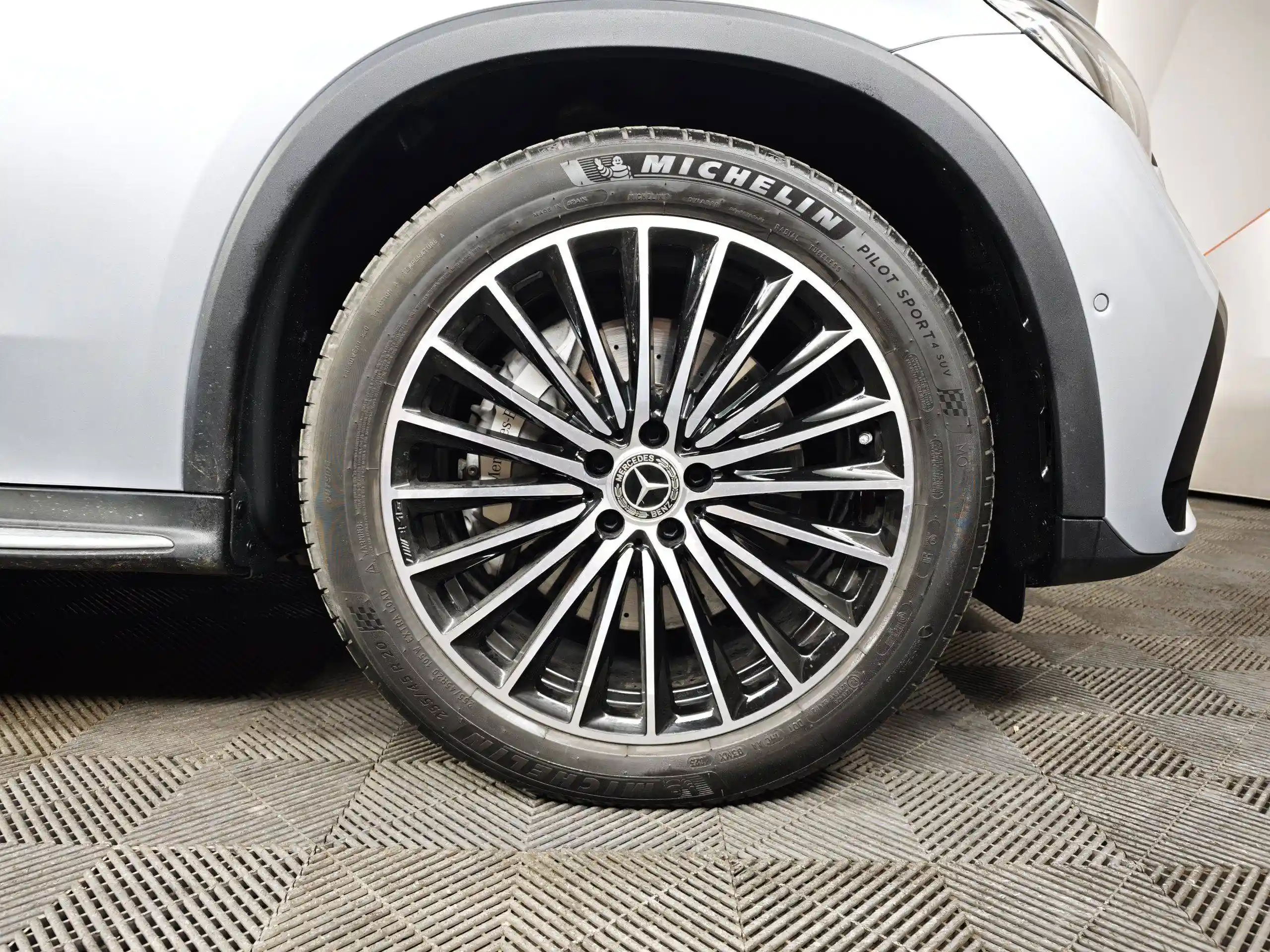 Mercedes-Benz GLC 2023