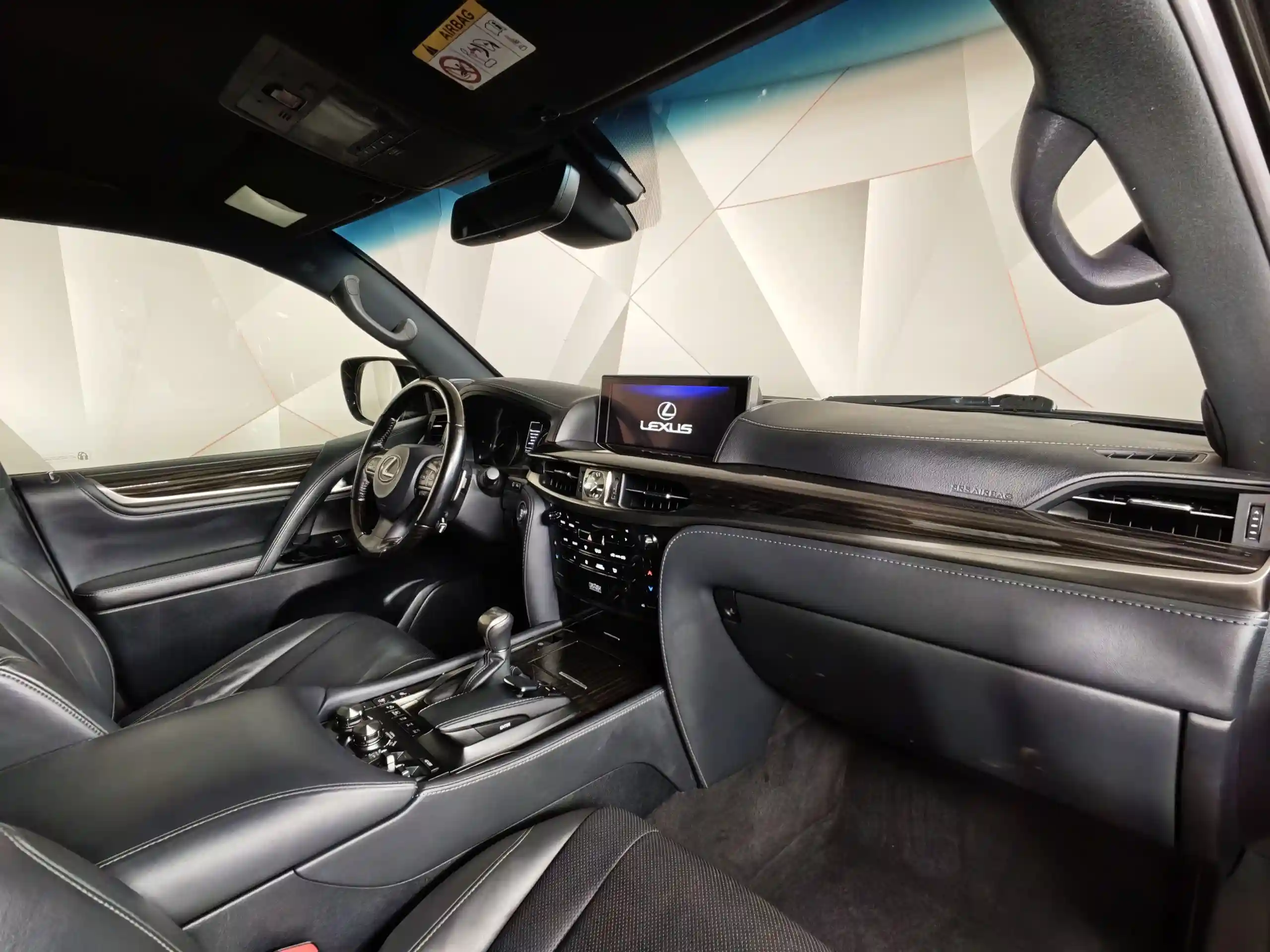 Lexus LX 2021