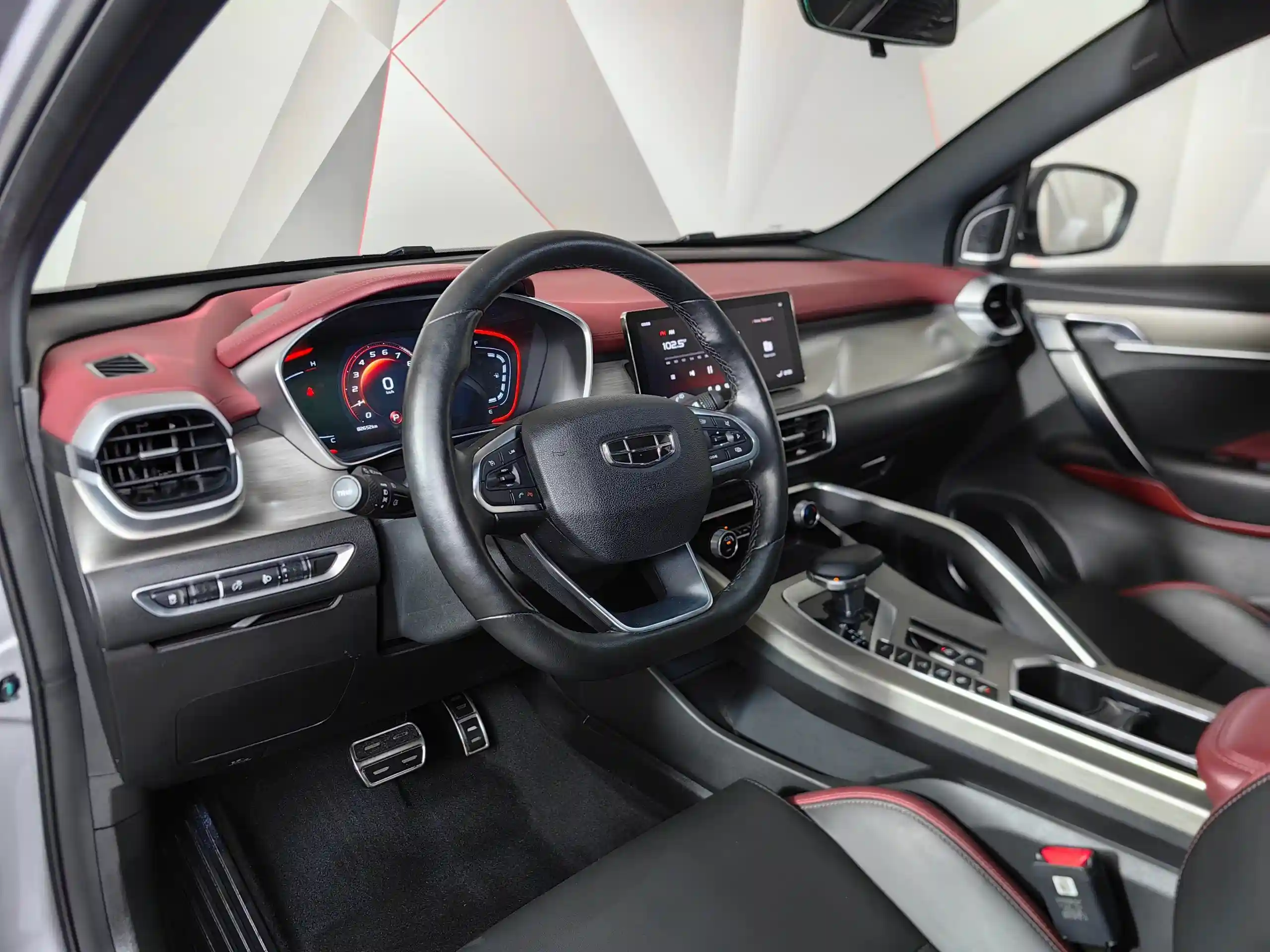 Geely Coolray 2023