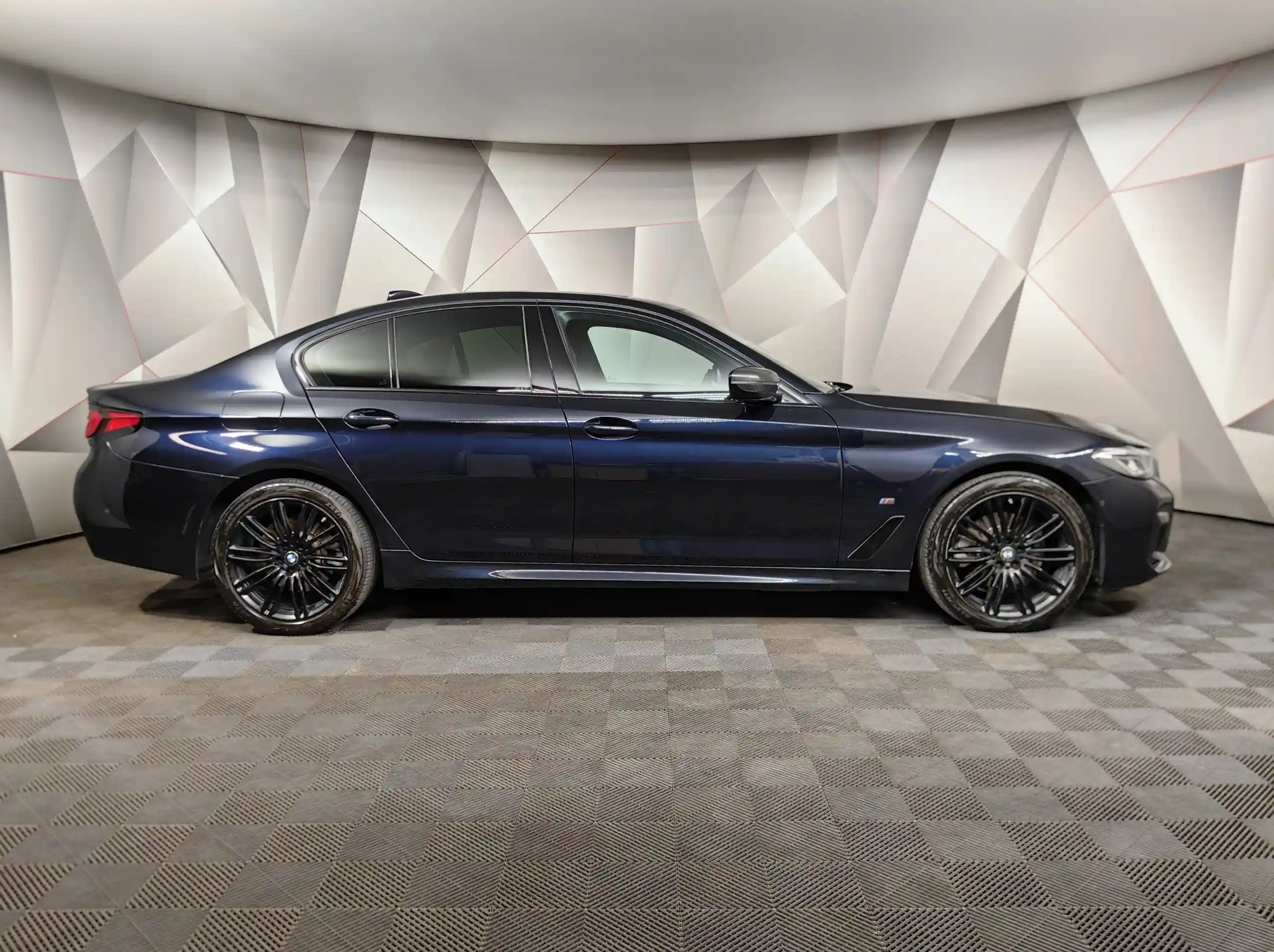 BMW 5 серия 2020