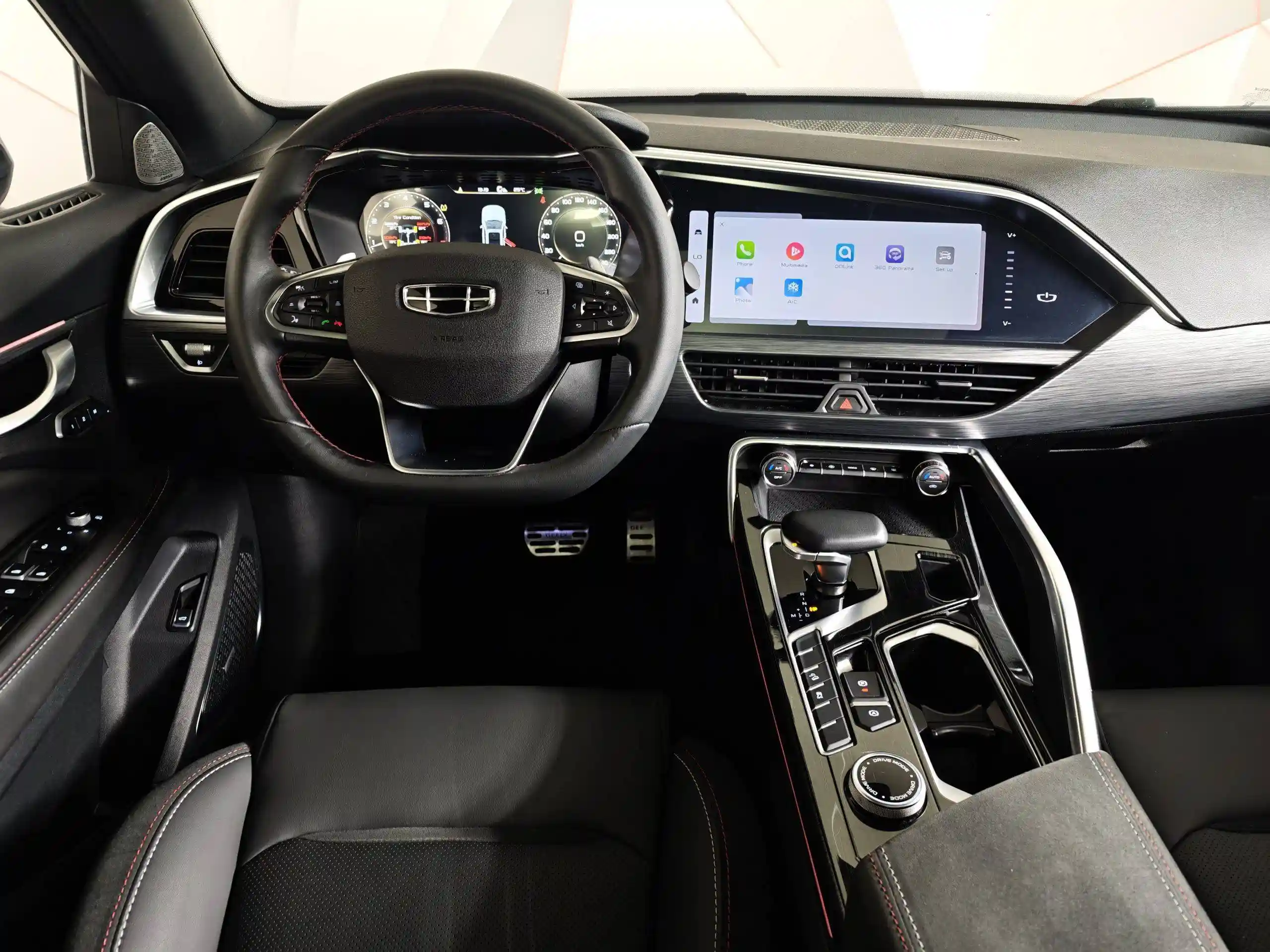 Geely Tugella 2023