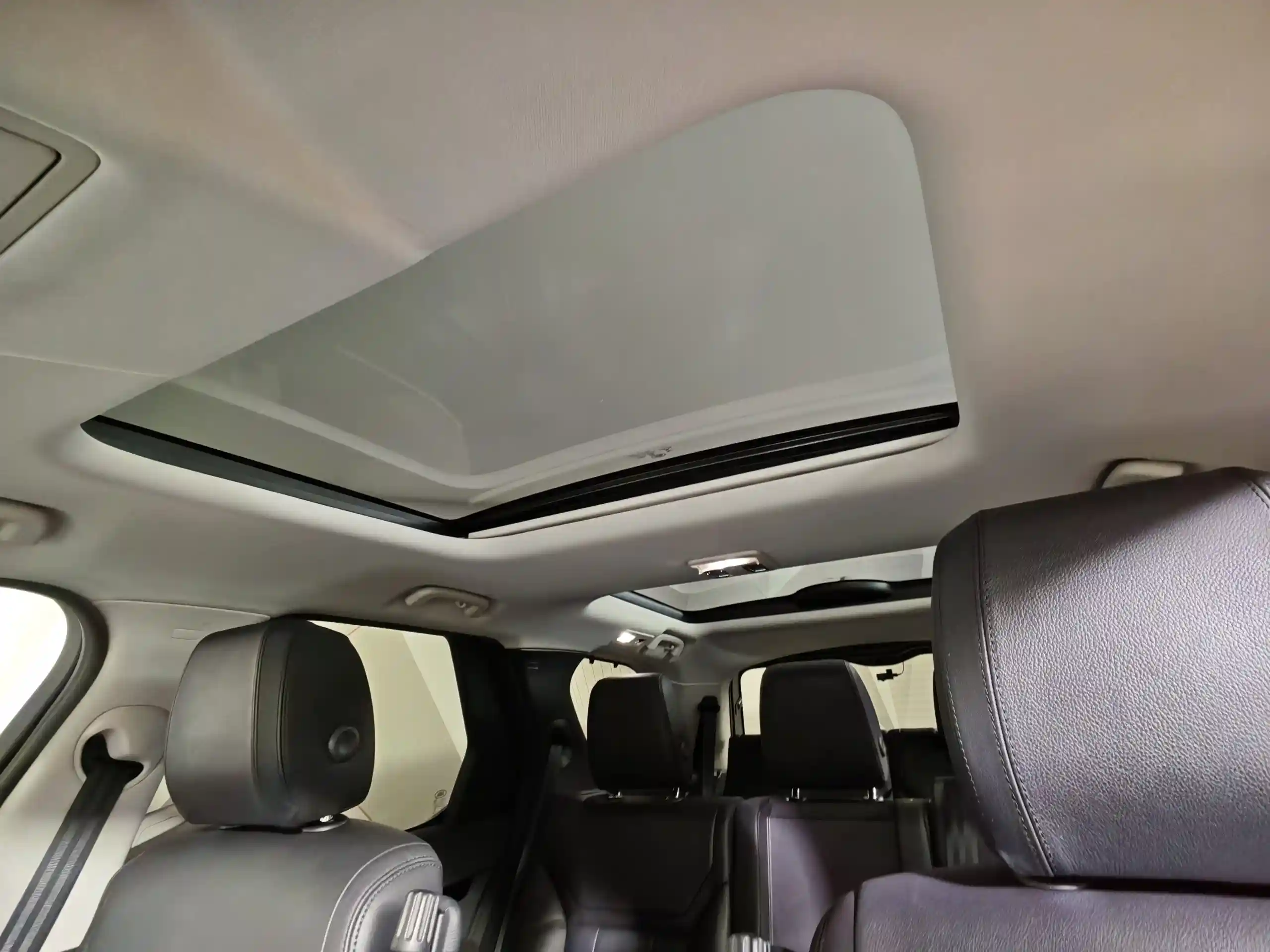 Land Rover Discovery 2019