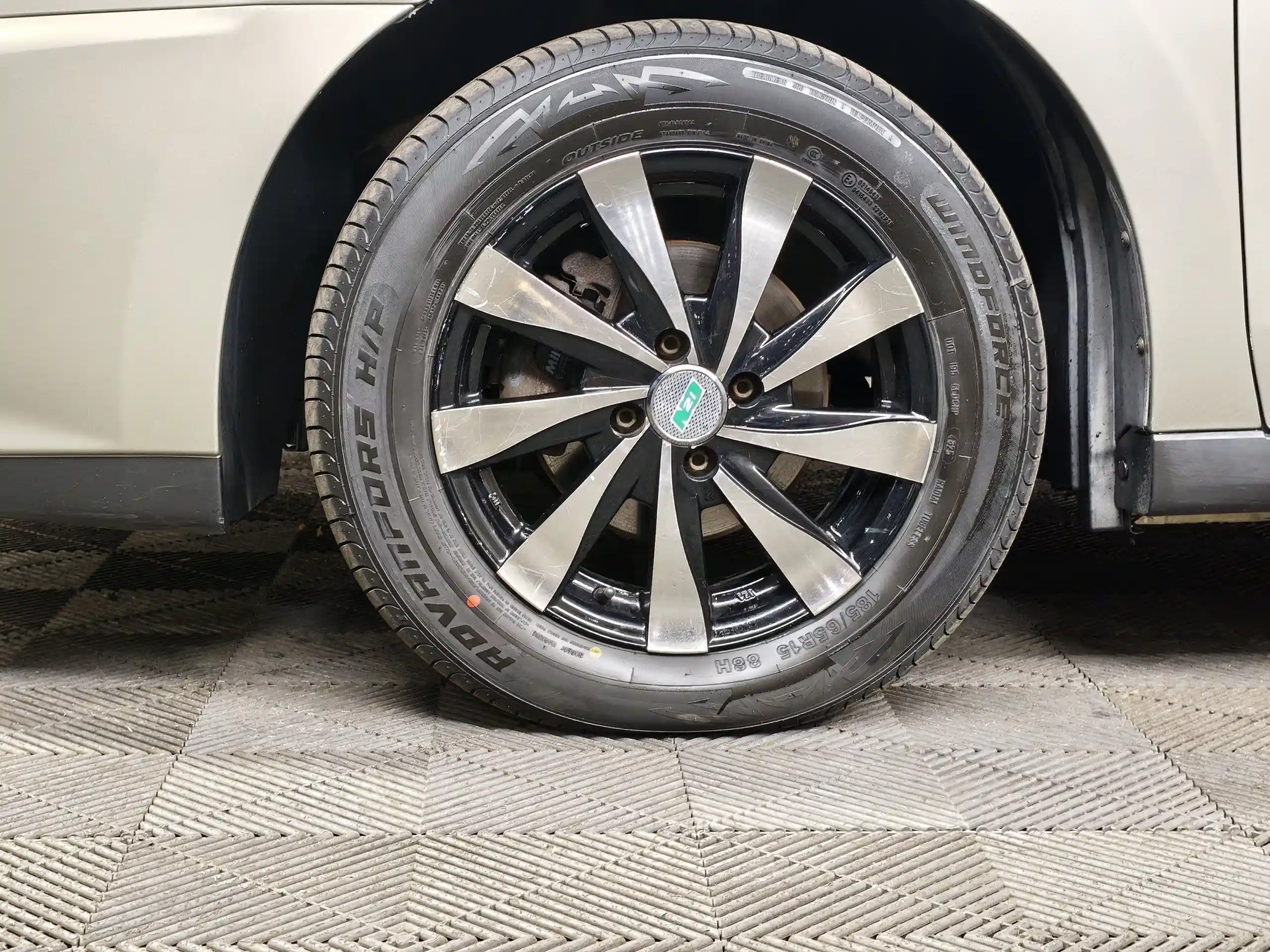 Nissan Almera 2015