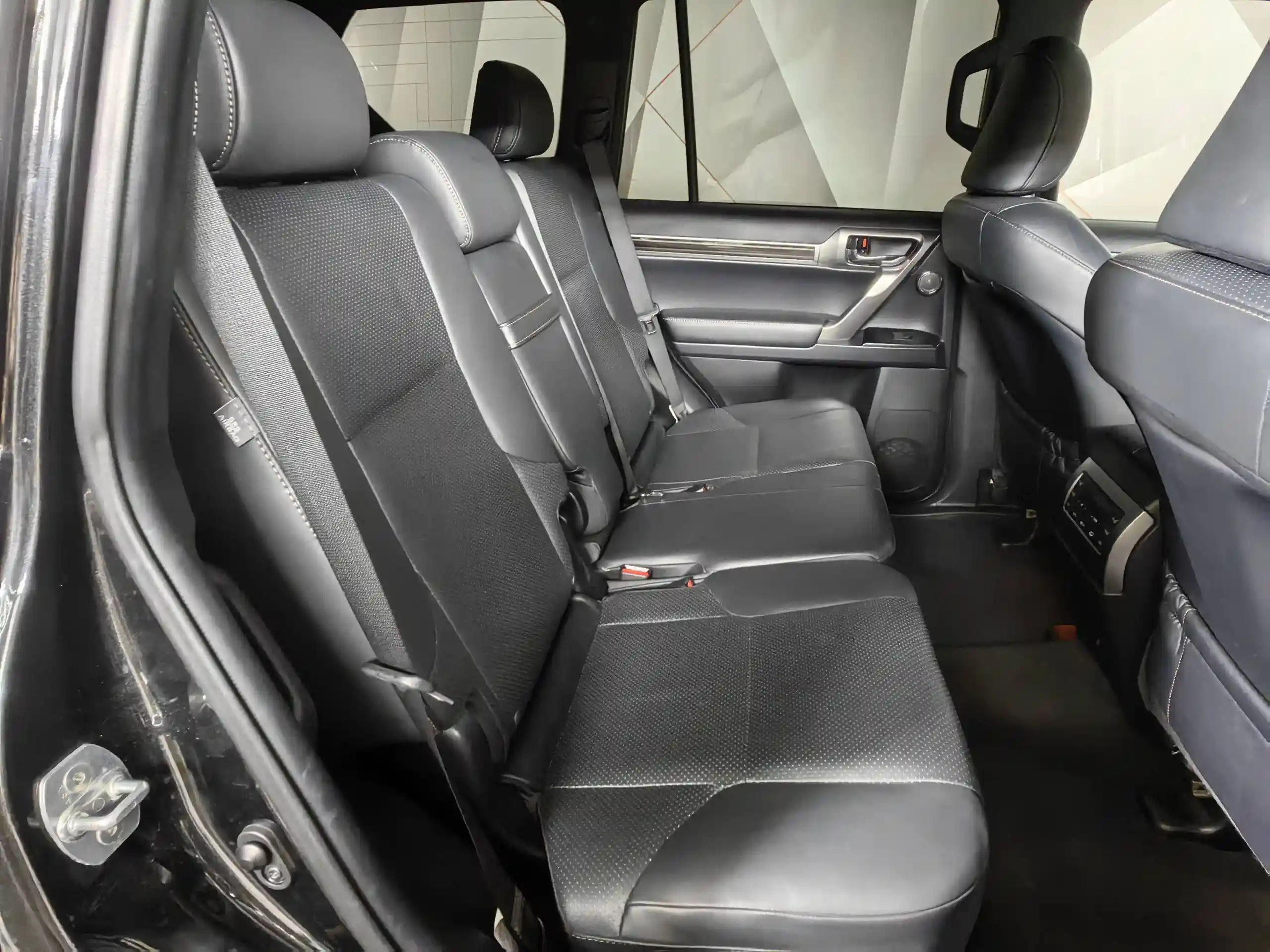 Lexus GX 2023