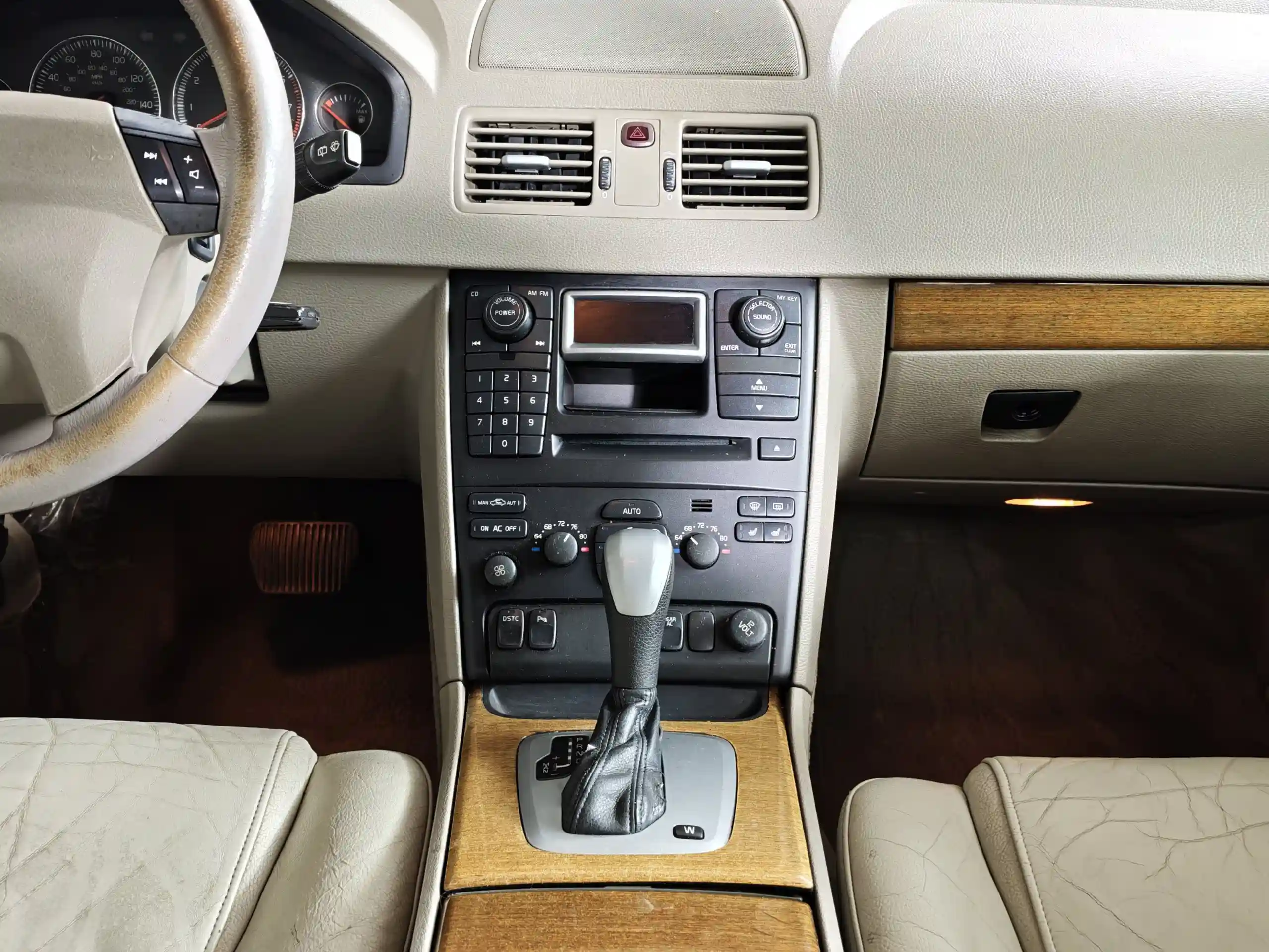 Volvo XC90 2003