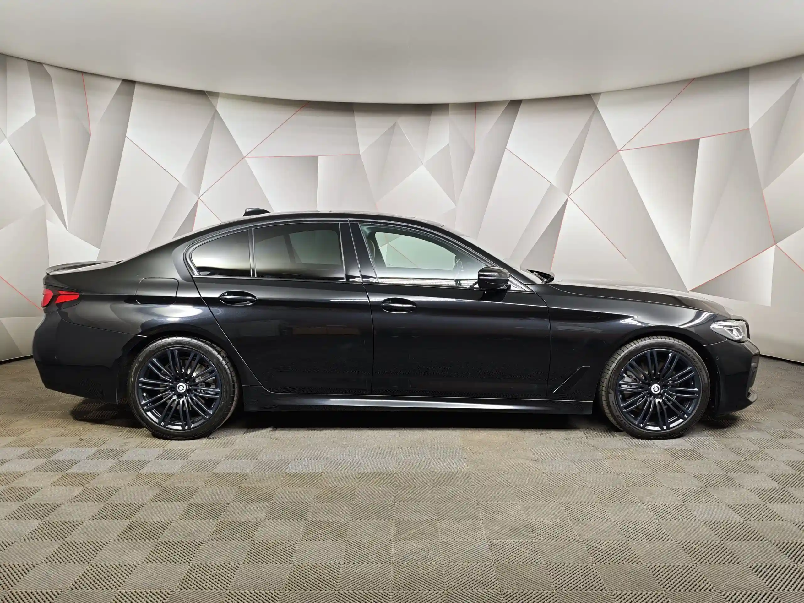 BMW 5 серия 2021