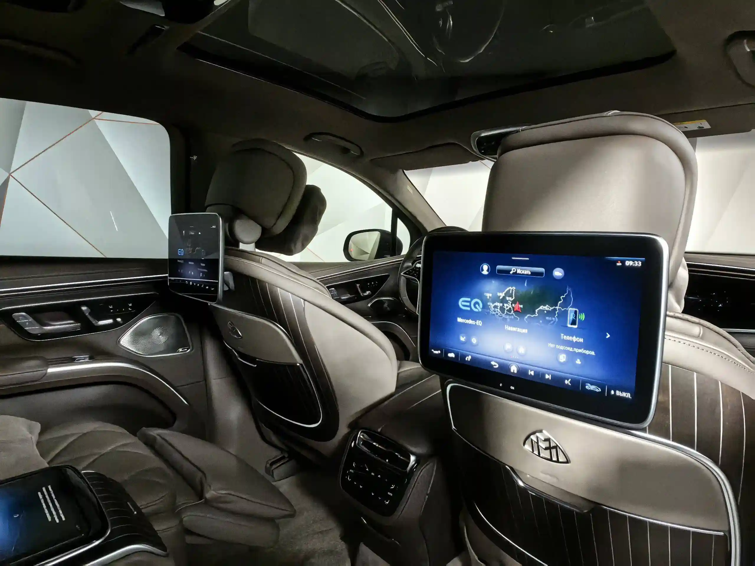 Mercedes-Benz Maybach EQS SUV 2024
