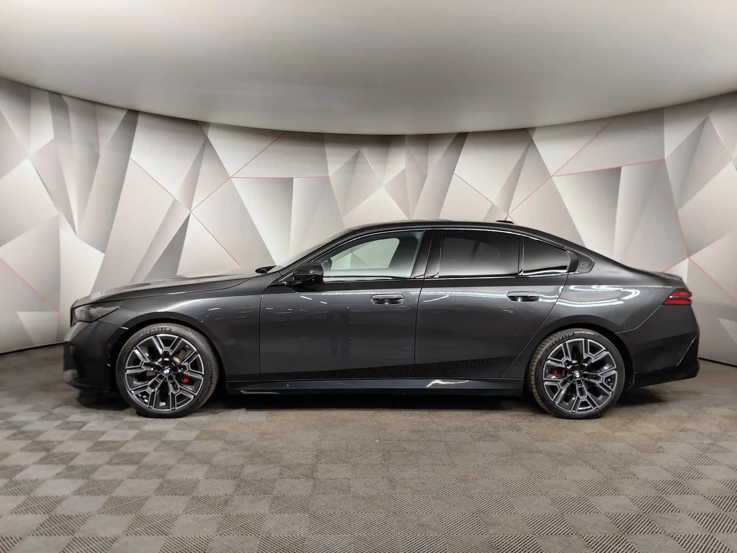 BMW 5 серия 2024