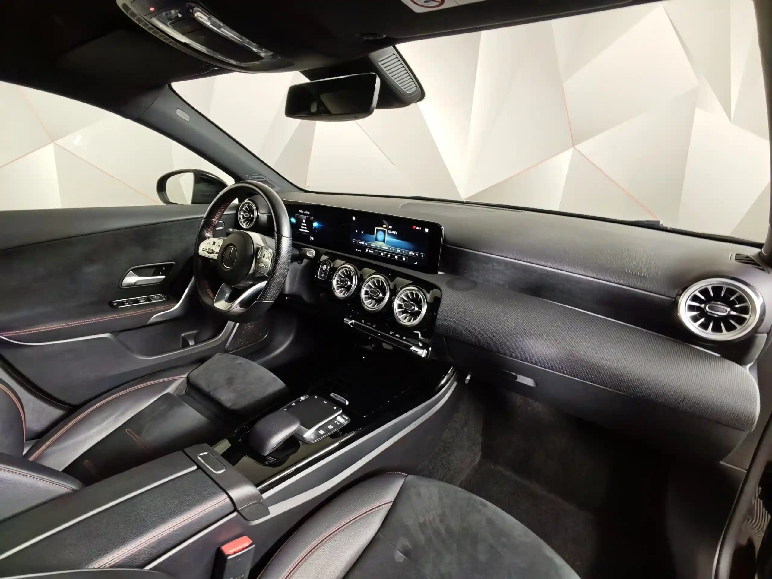 Mercedes-Benz A-Класс 2021