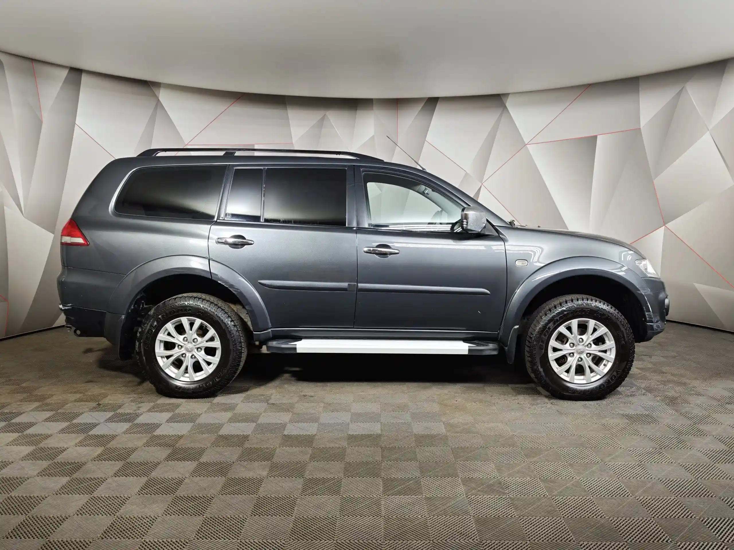 Mitsubishi Pajero Sport 2013