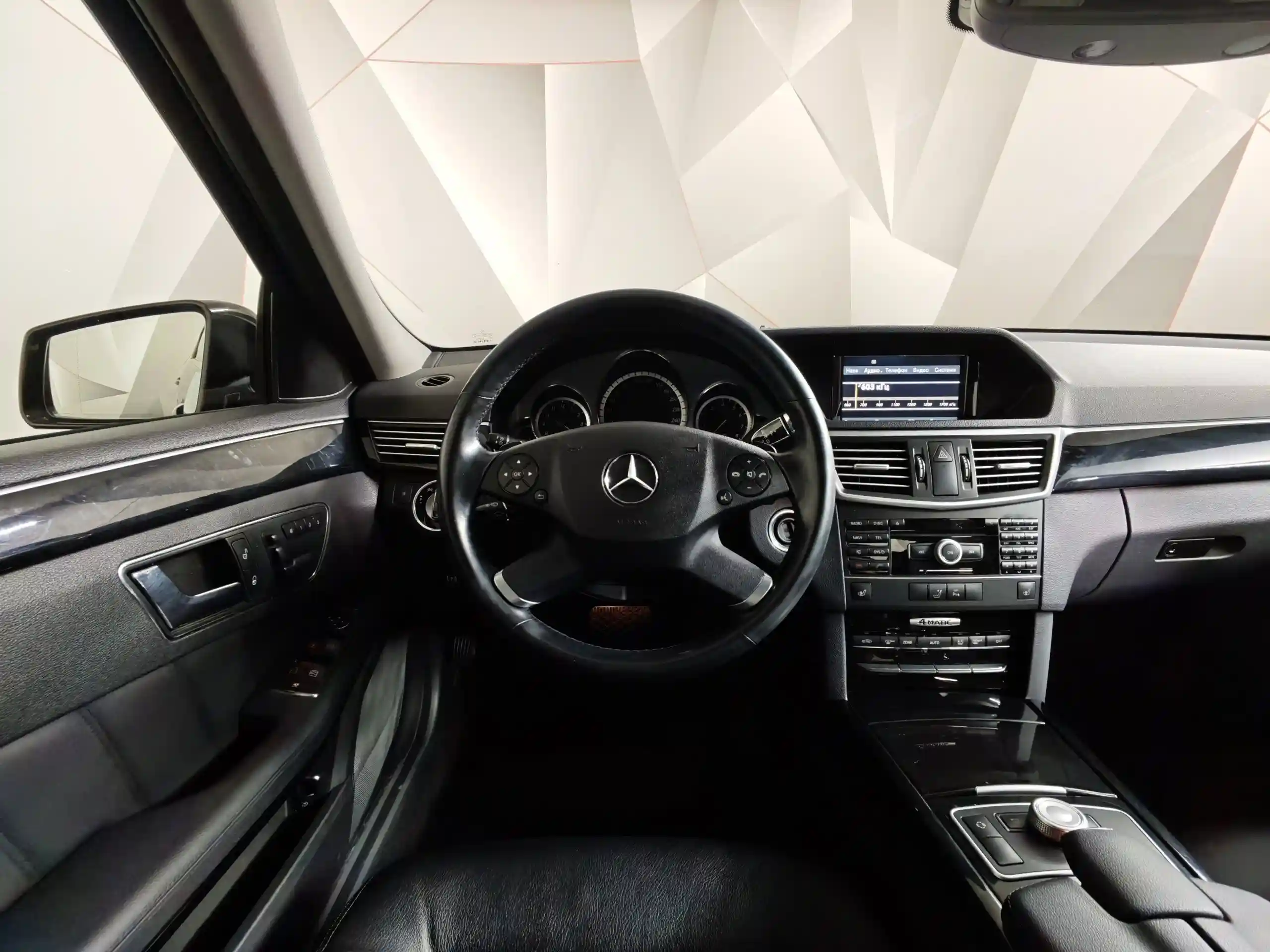 Mercedes-Benz E-Класс 2011