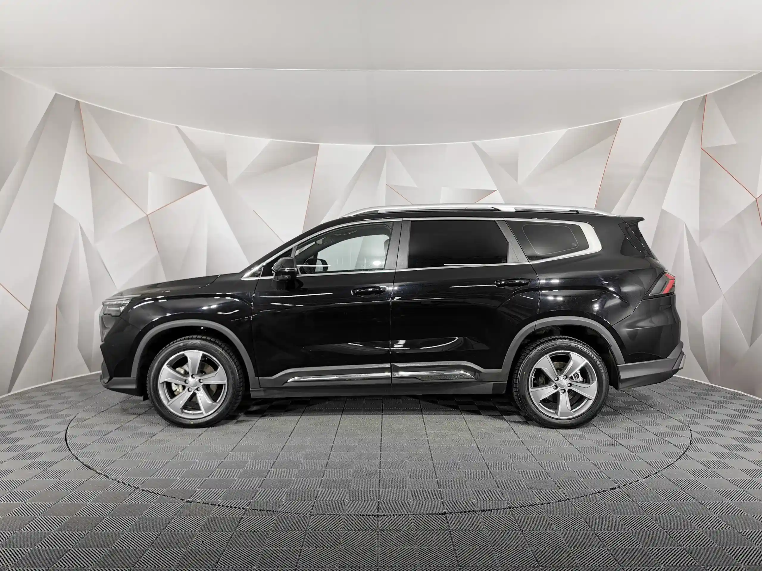 Geely Okavango 2024