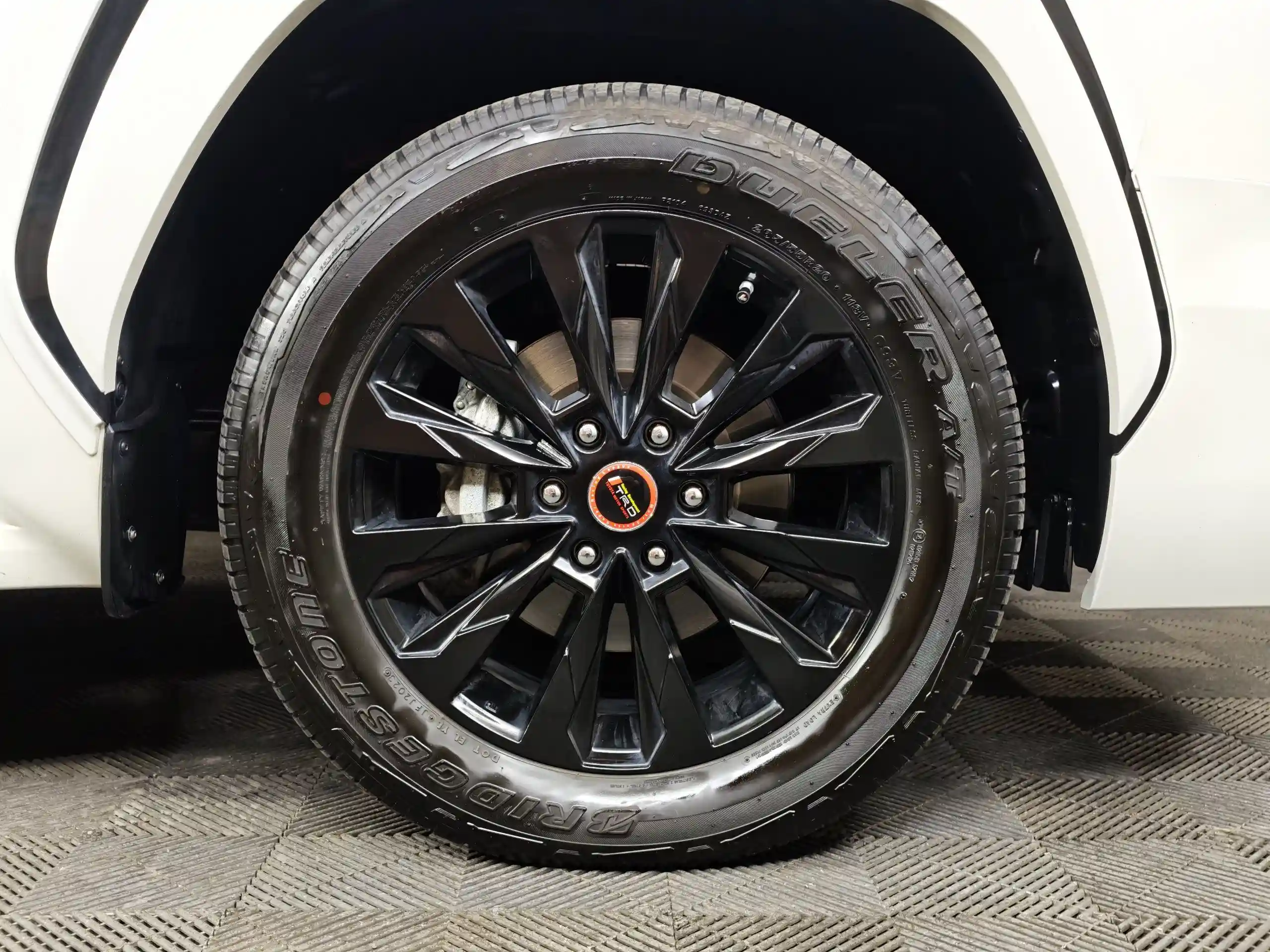 Toyota Land Cruiser 2023