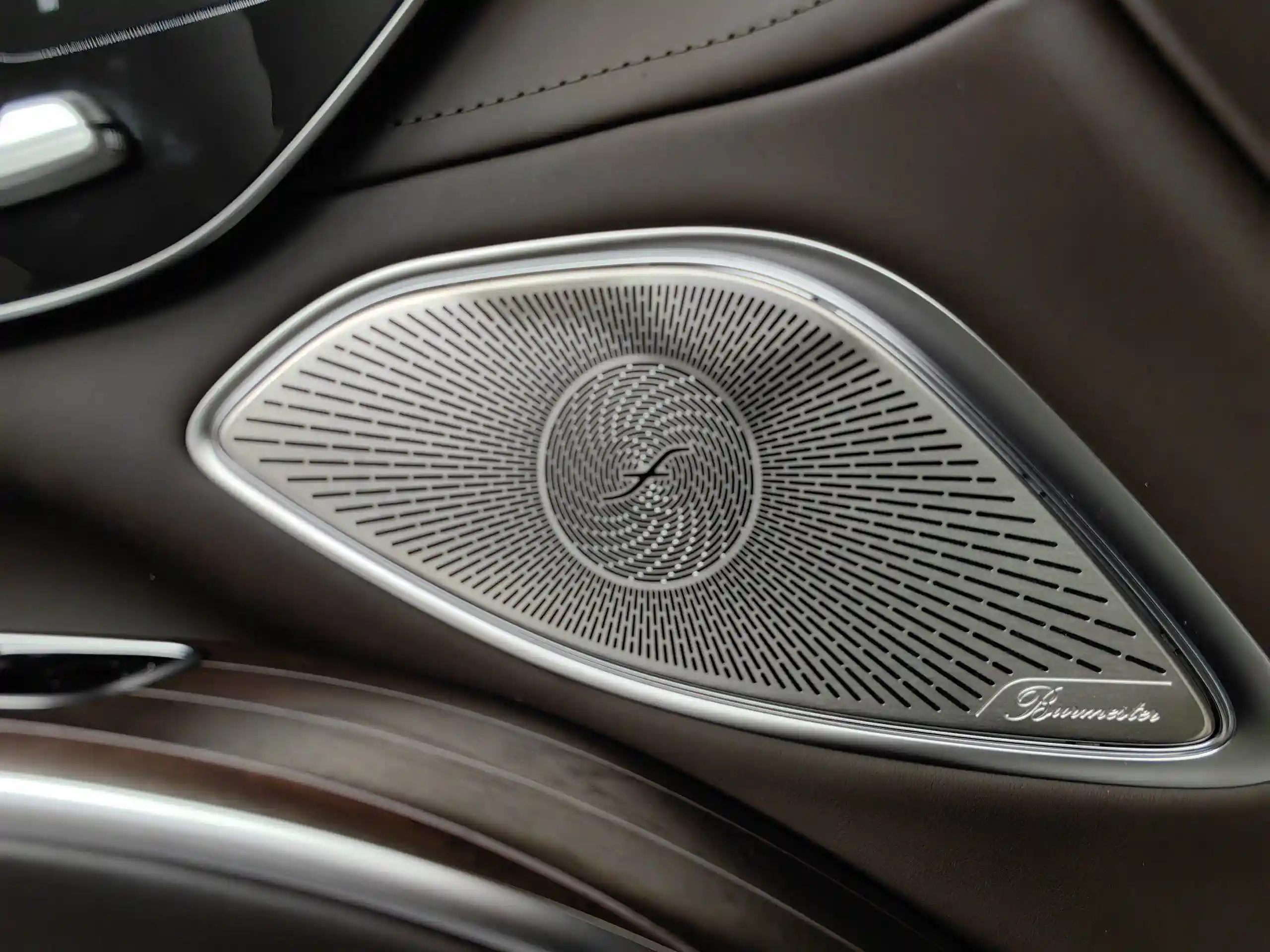 Mercedes-Benz Maybach EQS SUV 2024