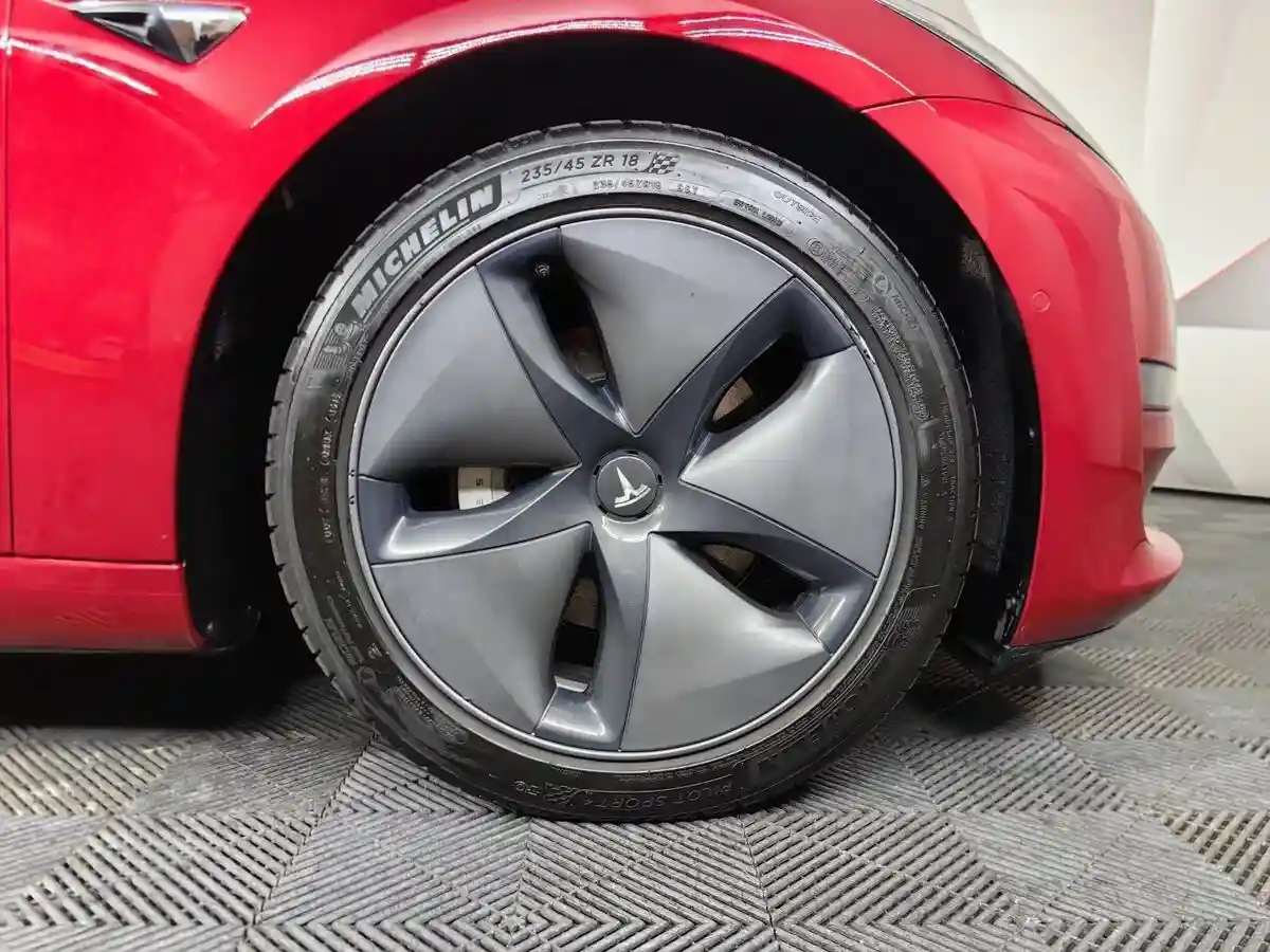 Tesla Model 3 2020