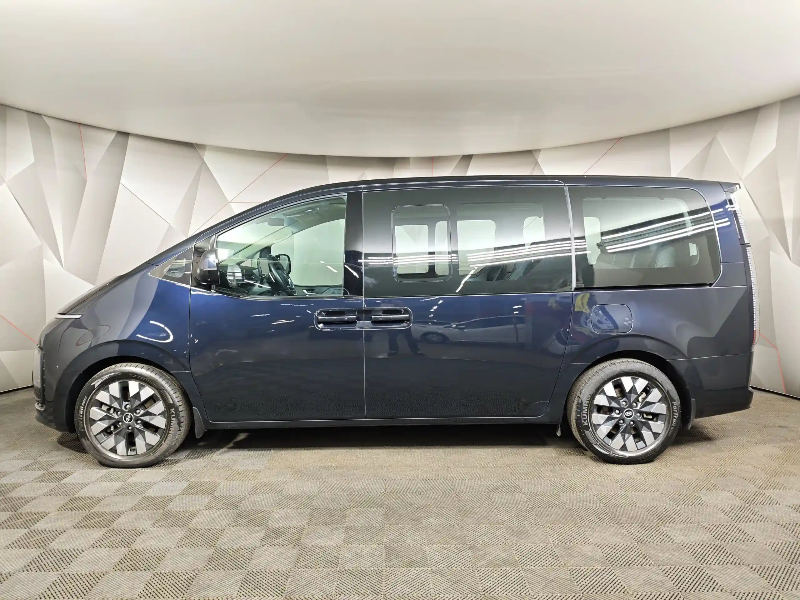 Hyundai Staria 2021
