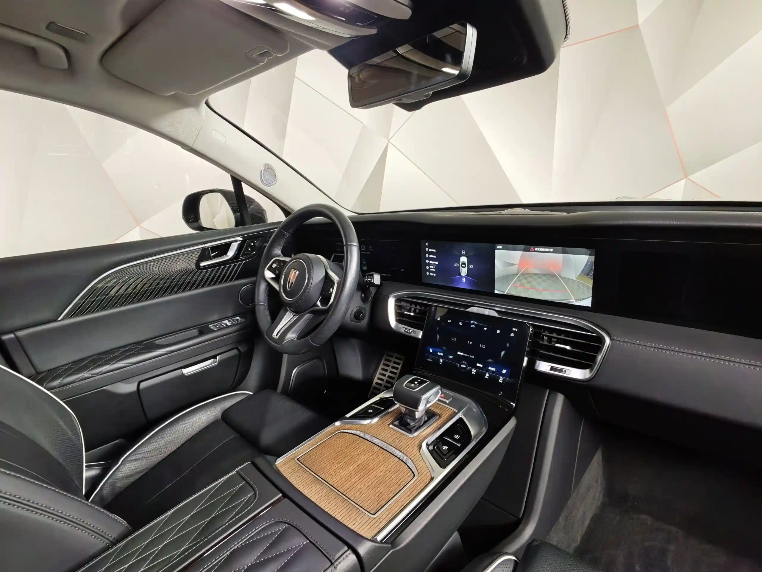 Hongqi E-HS9 2021