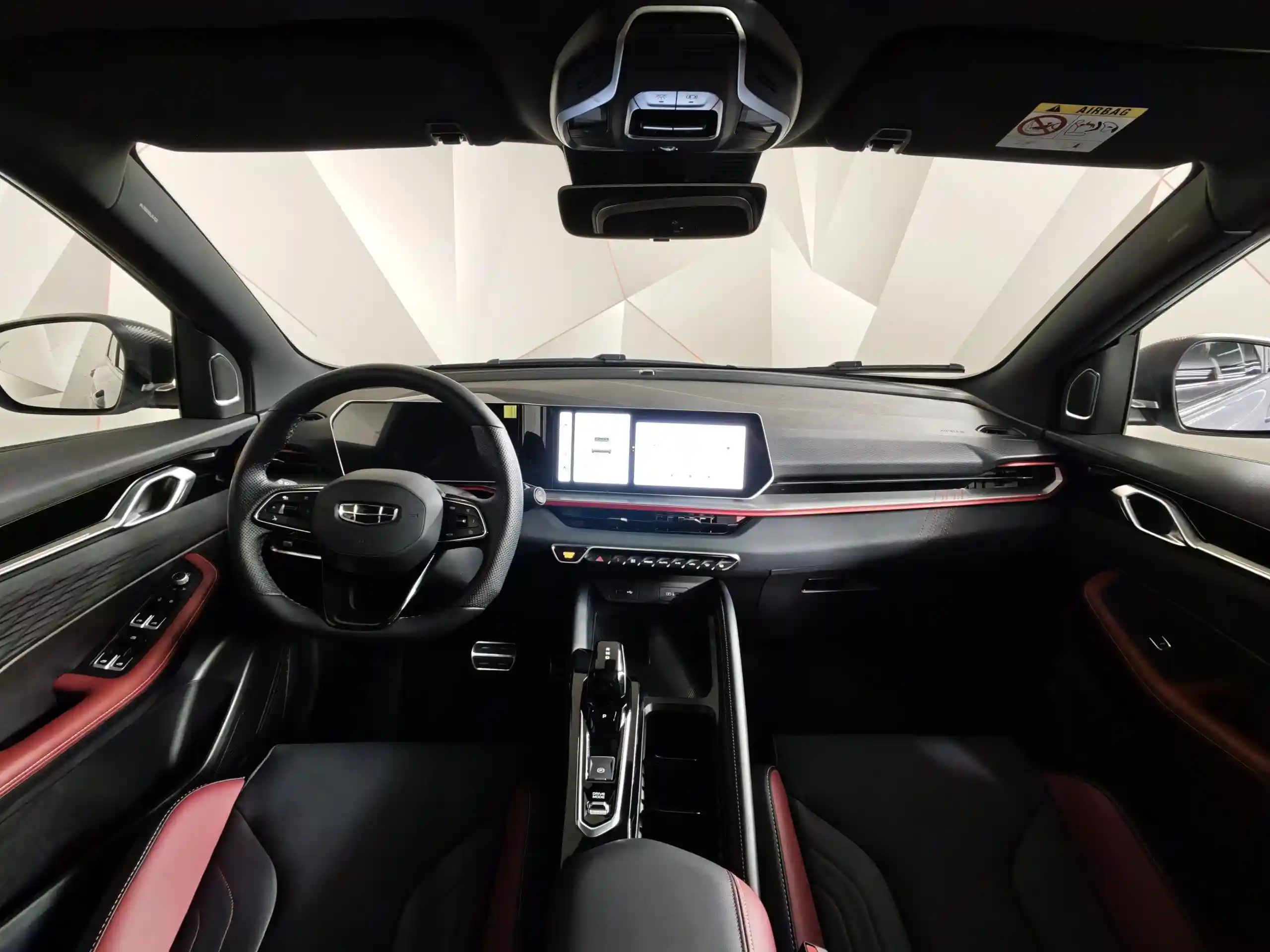 Geely Coolray 2024