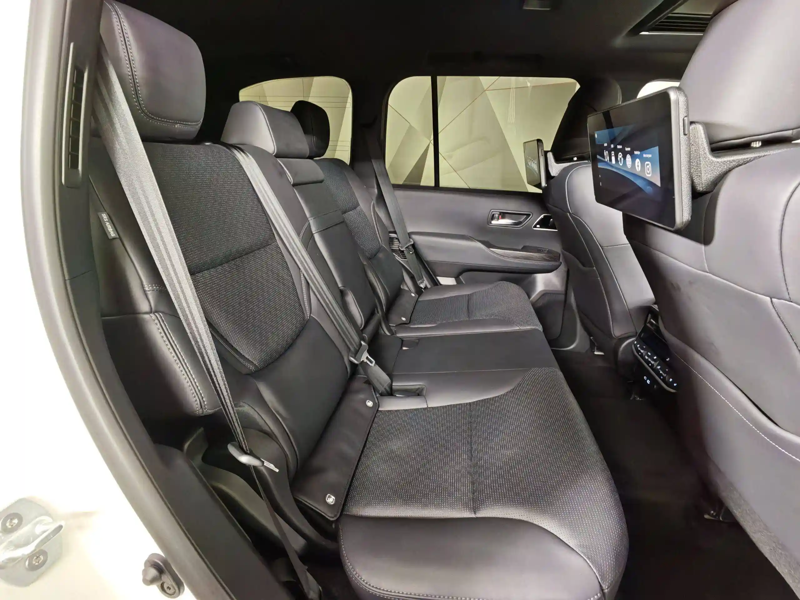Toyota Land Cruiser 2023