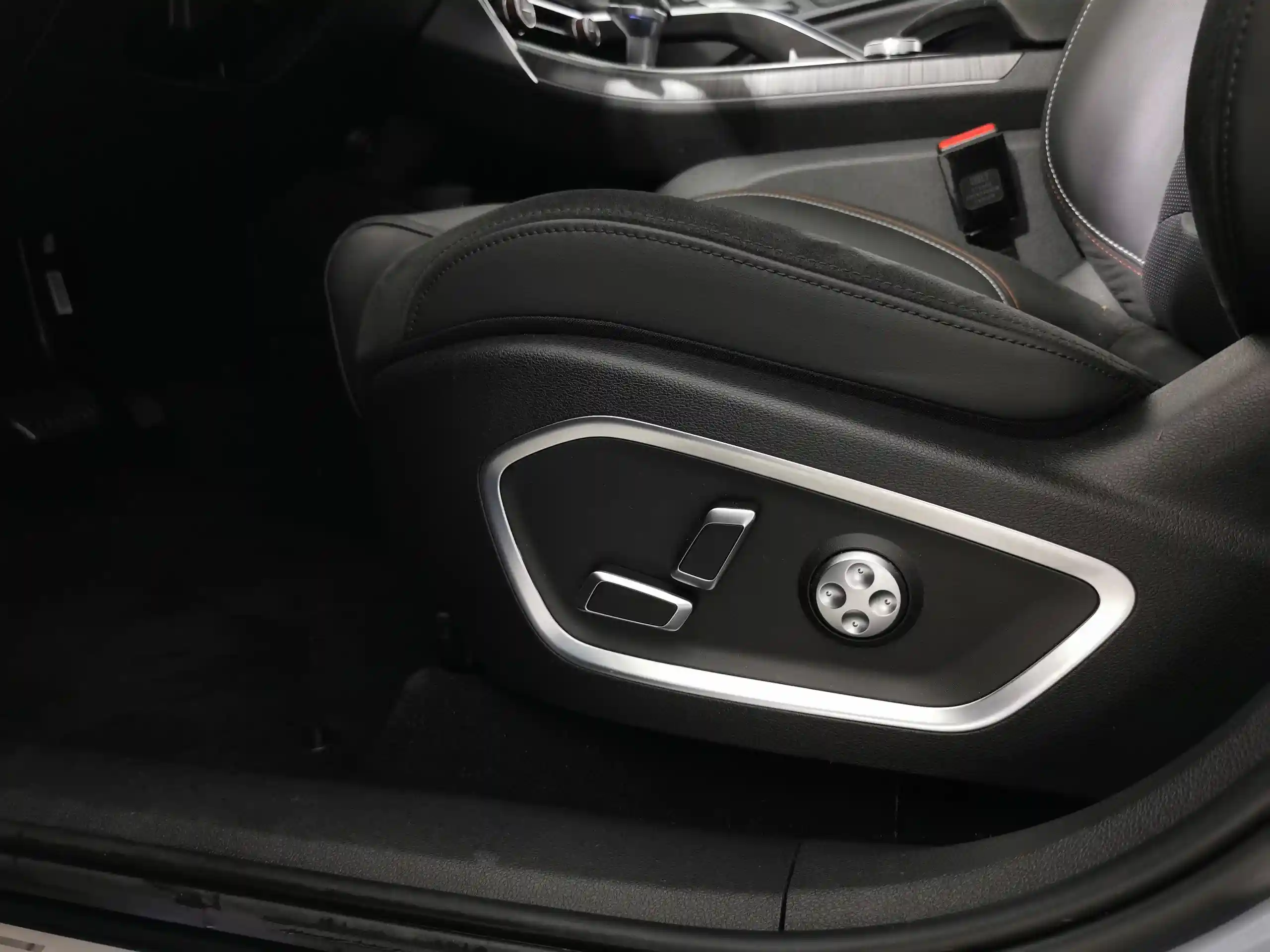 Geely Tugella 2024