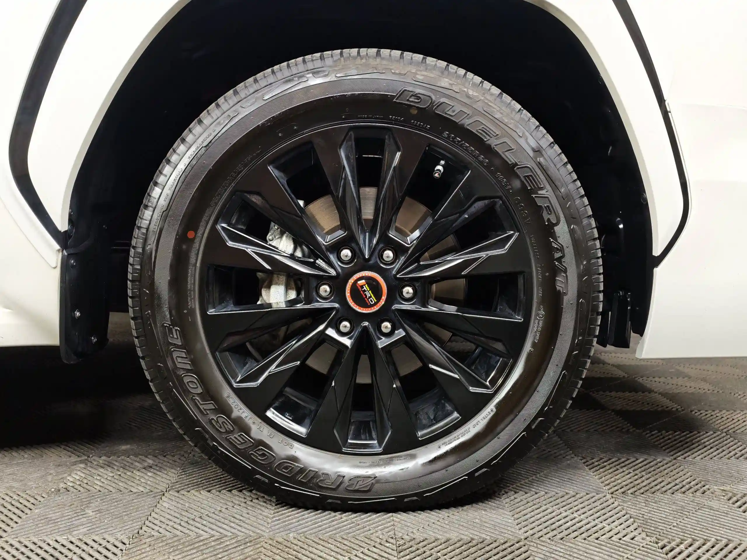 Toyota Land Cruiser 2023