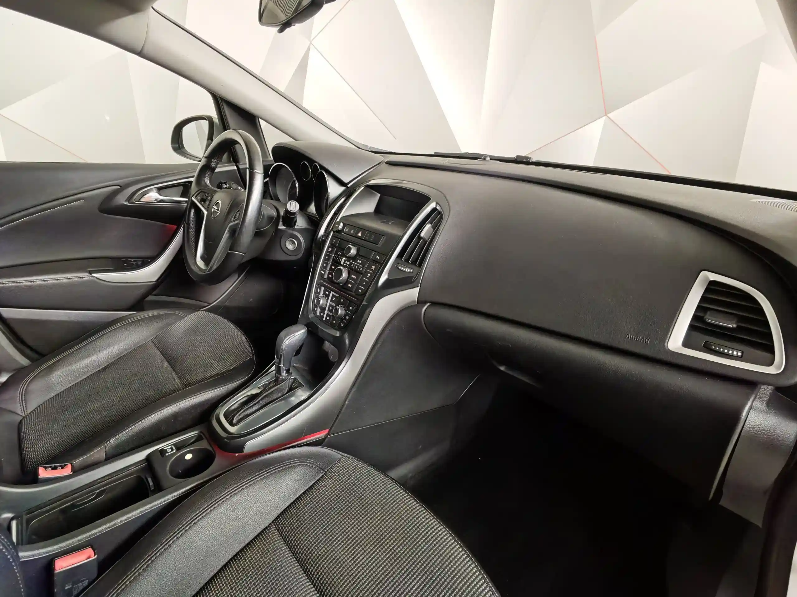 Opel Astra 2012
