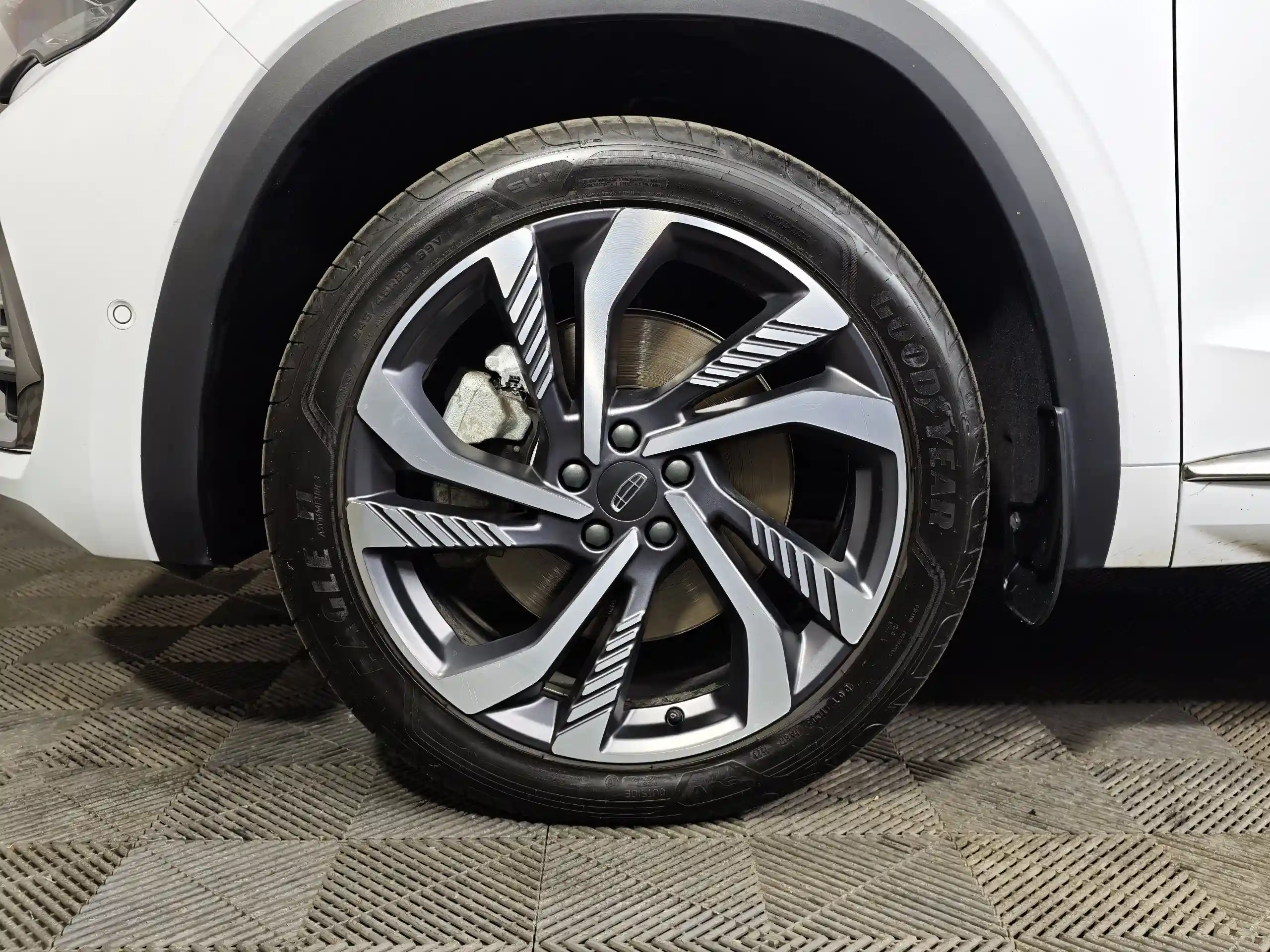 Geely Monjaro 2023
