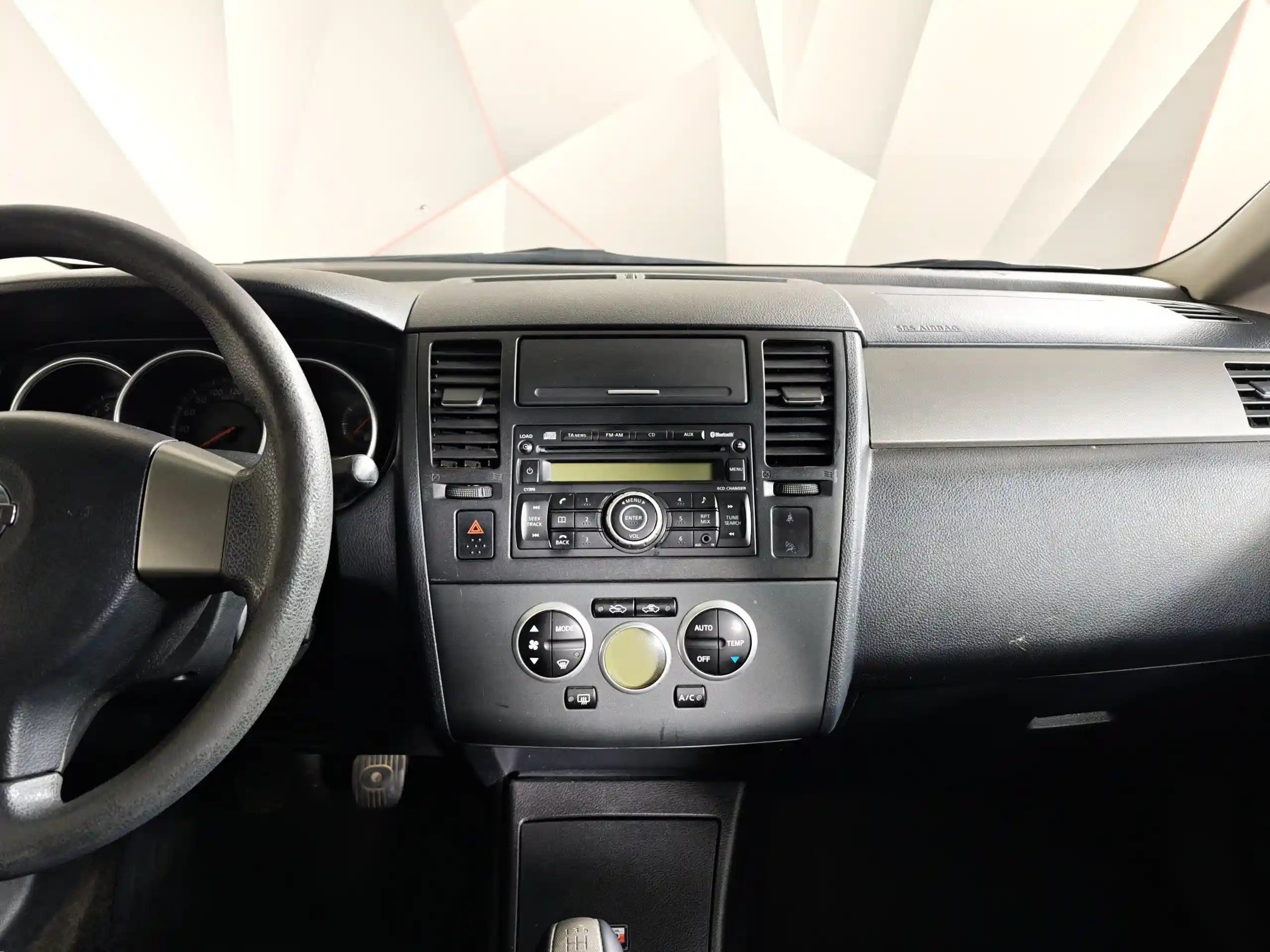 Nissan Tiida 2010