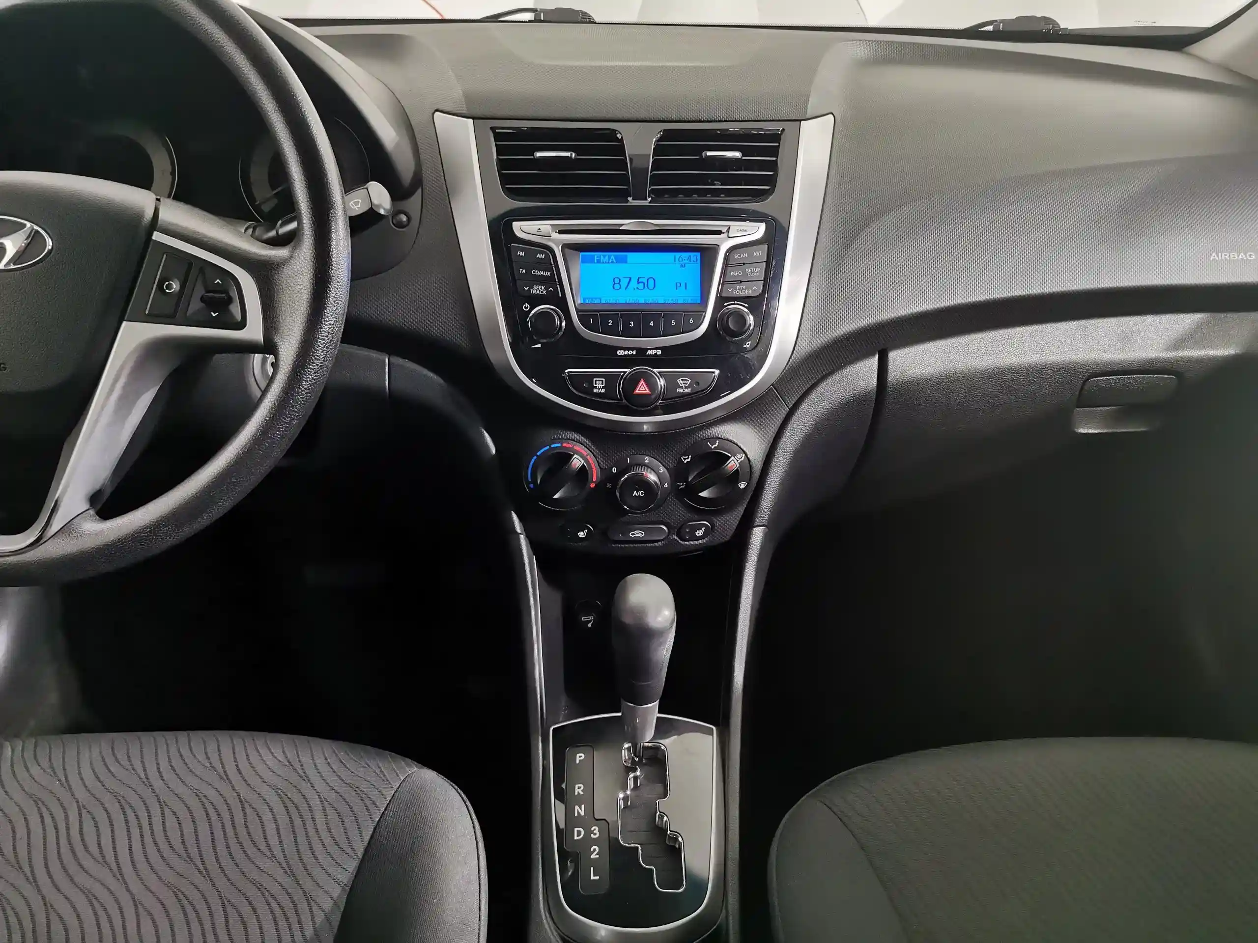Hyundai Solaris 2012