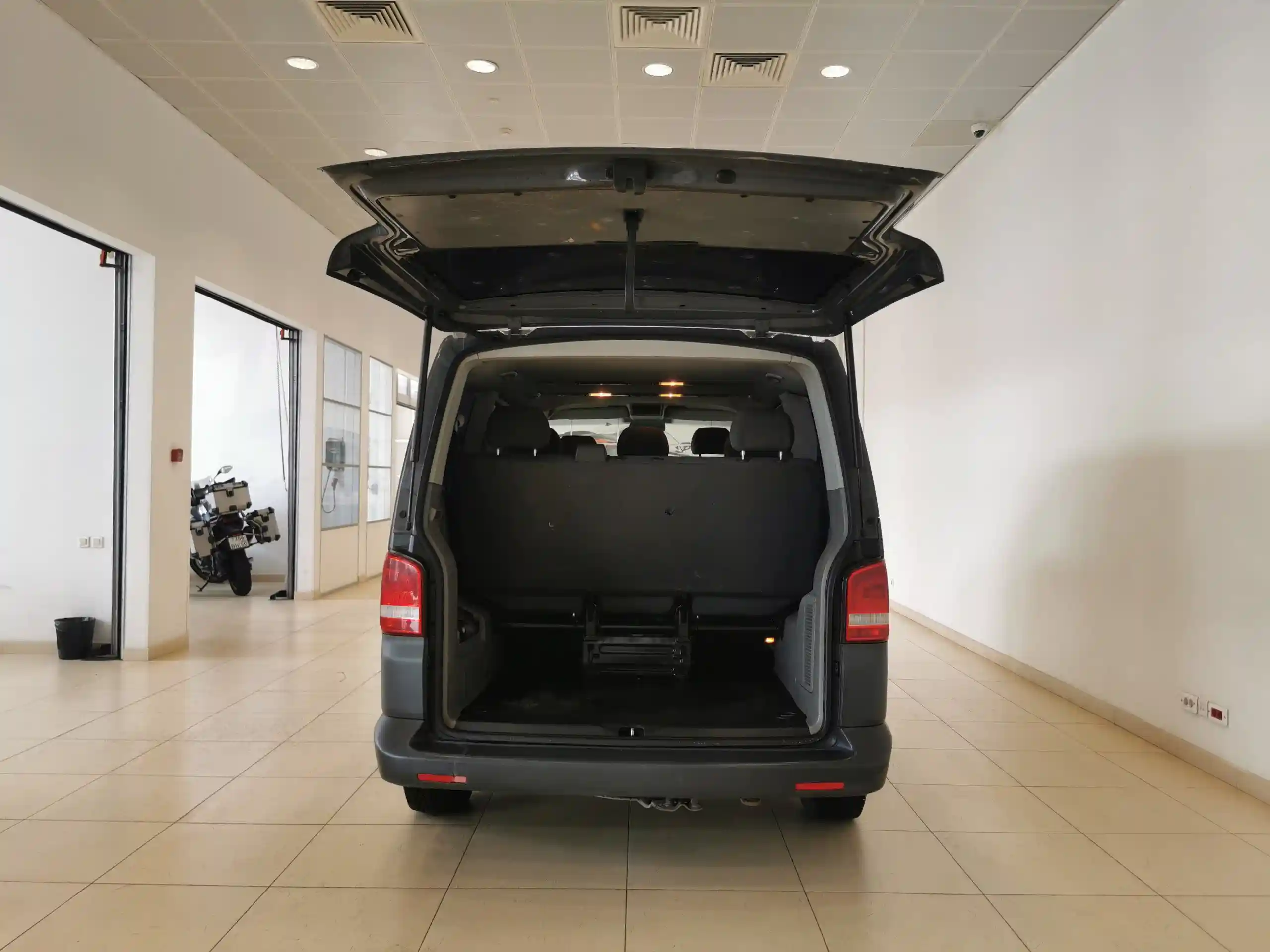 Volkswagen Caravelle 2011
