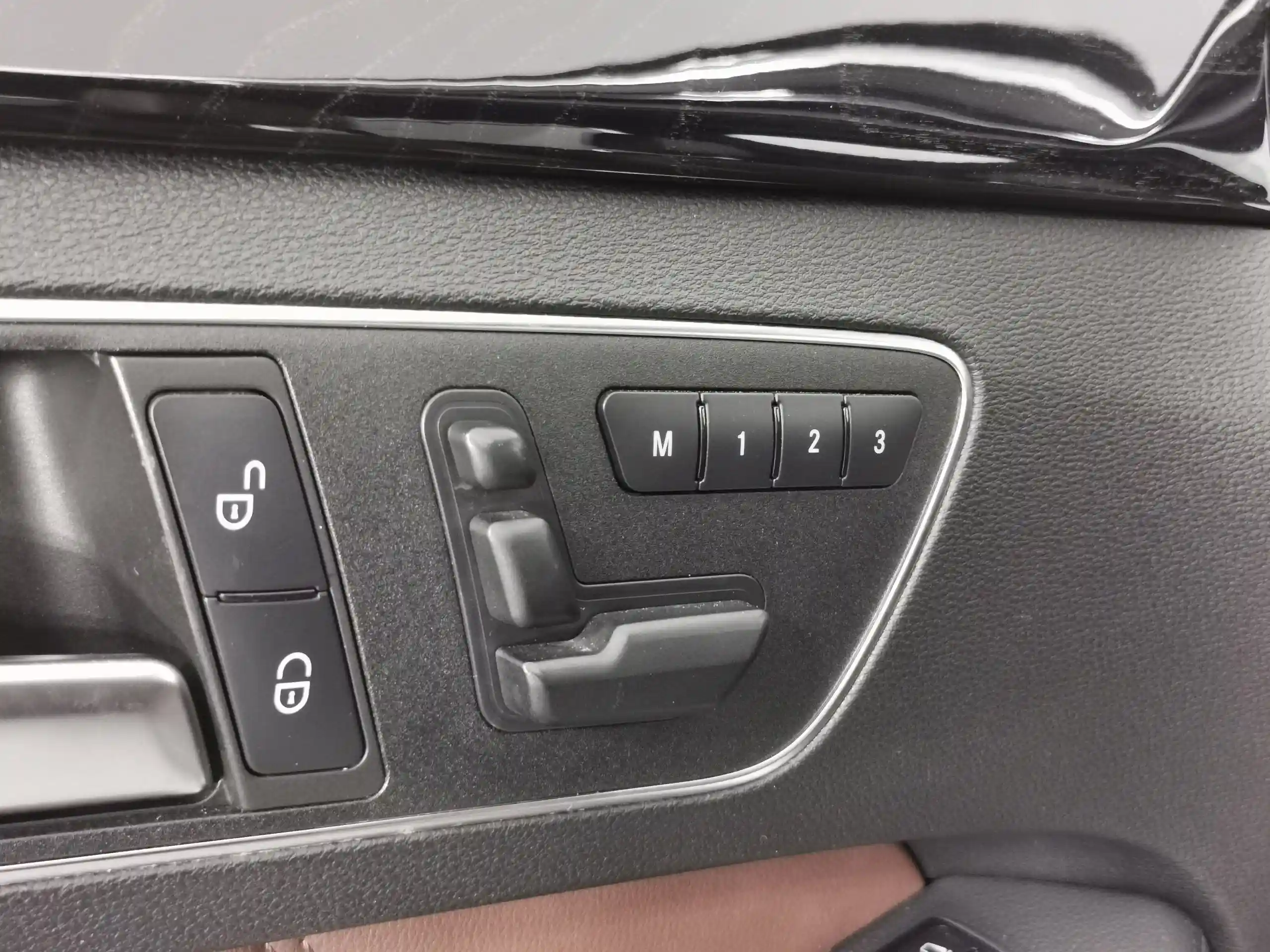 Mercedes-Benz E-Класс 2012