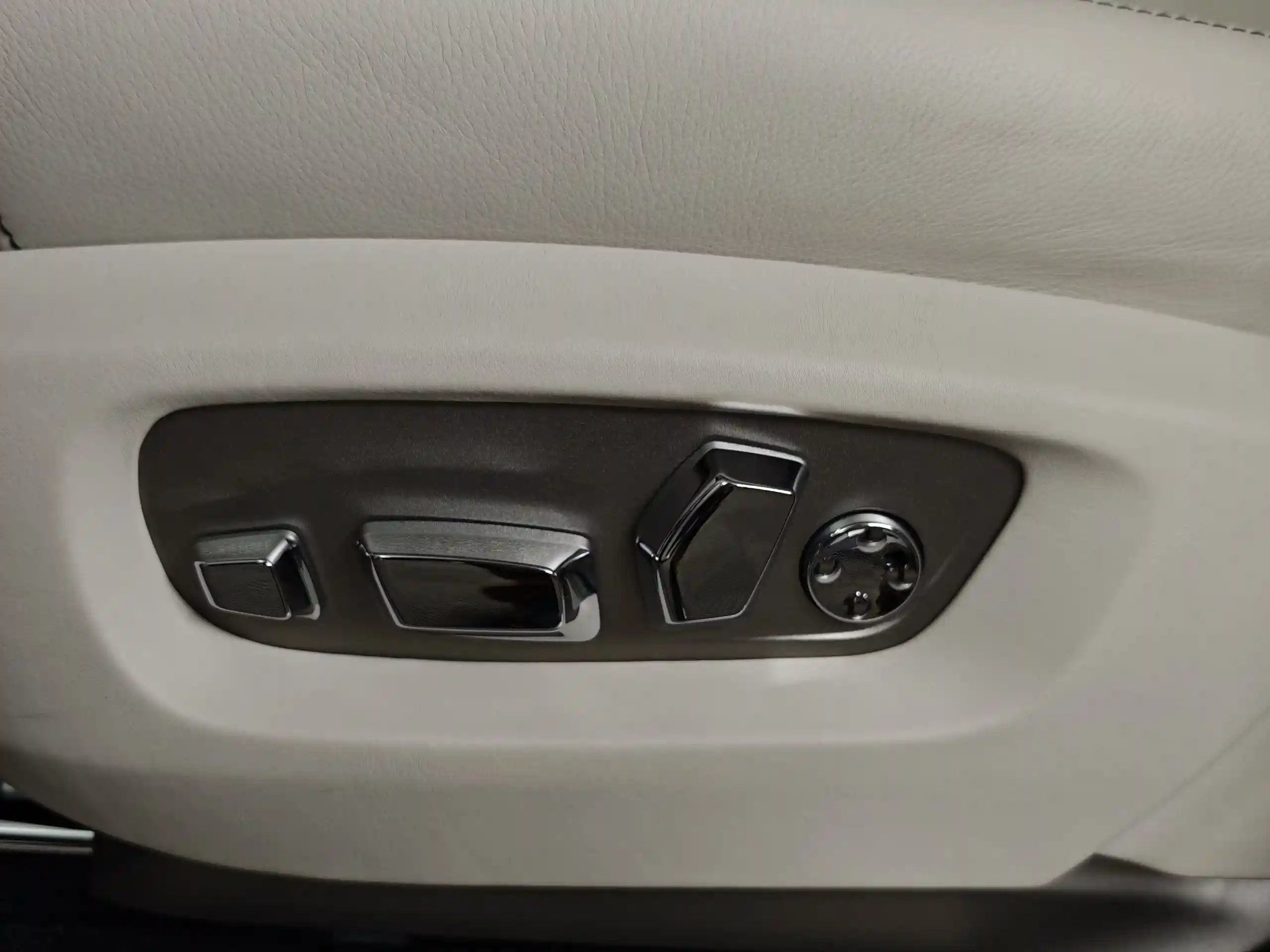 Rolls-Royce Ghost 2015