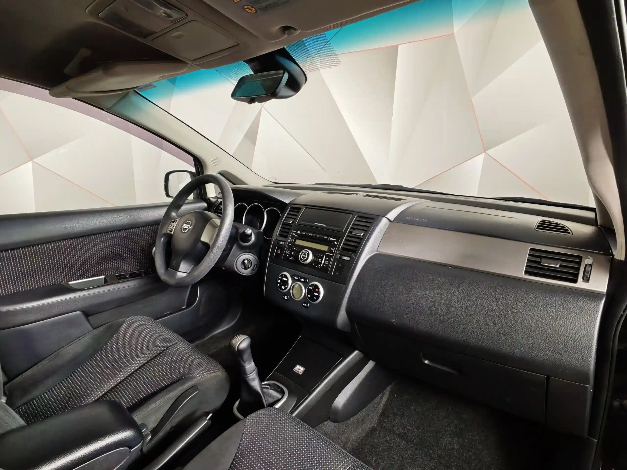 Nissan Tiida 2010
