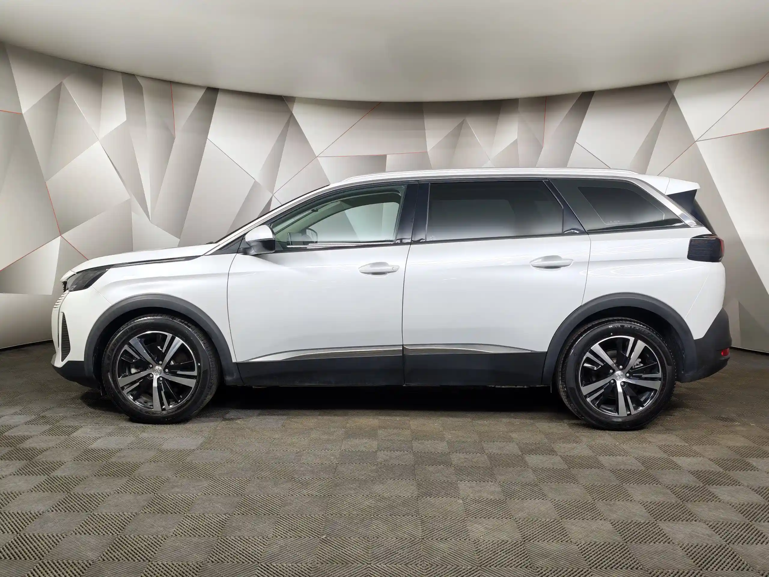 Peugeot 5008 2021