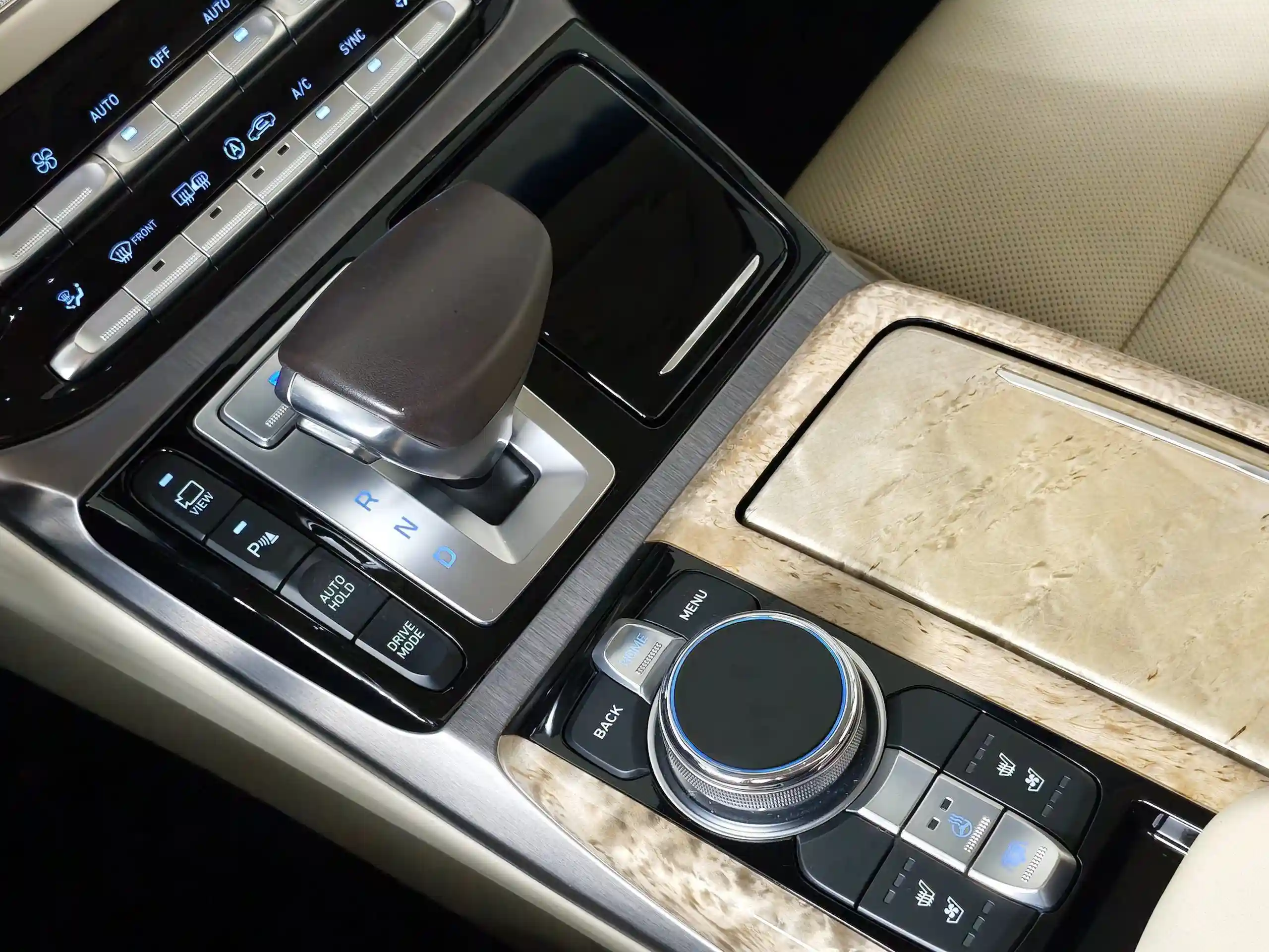 Genesis G90 2018
