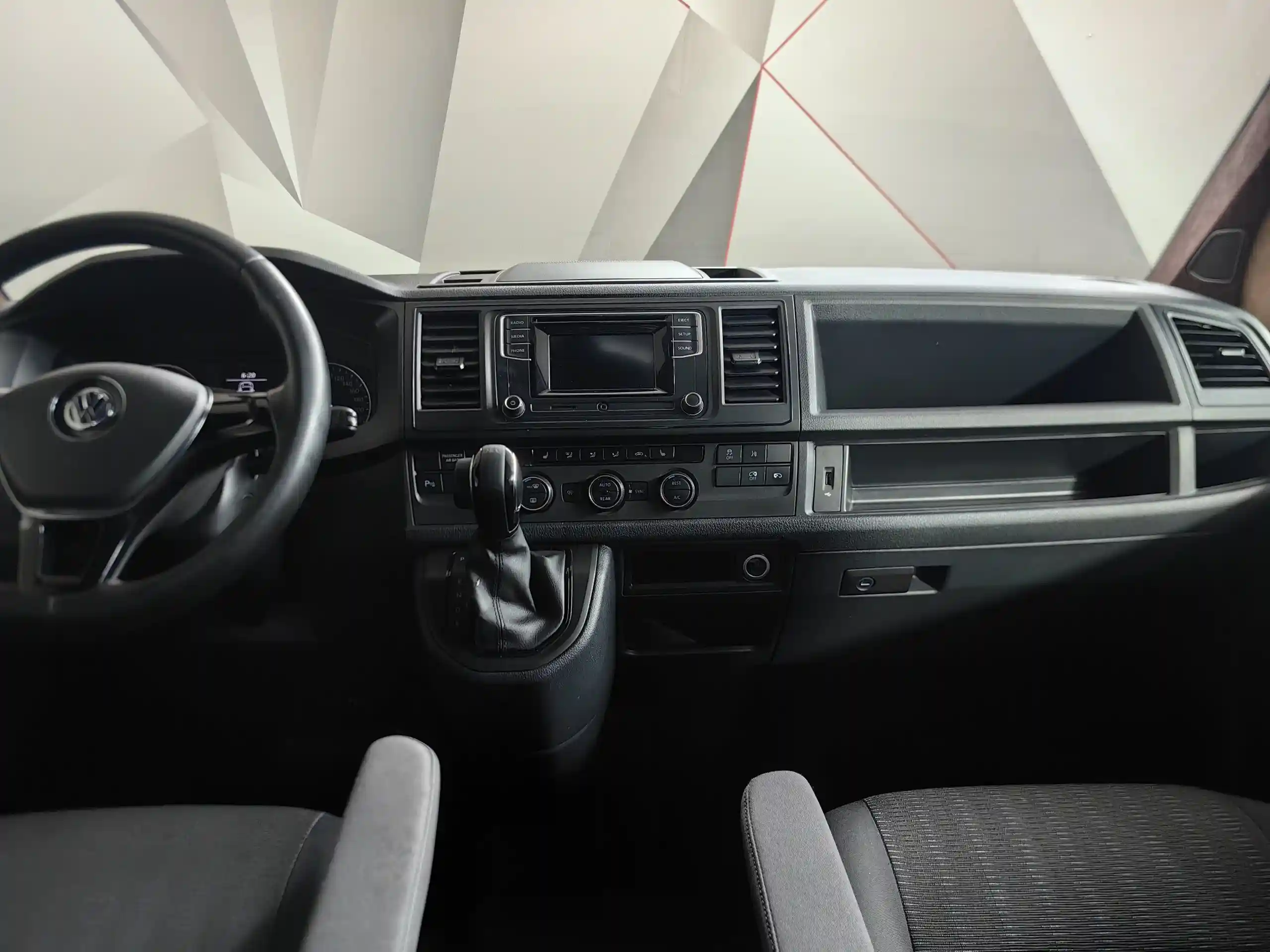 Volkswagen Caravelle 2018