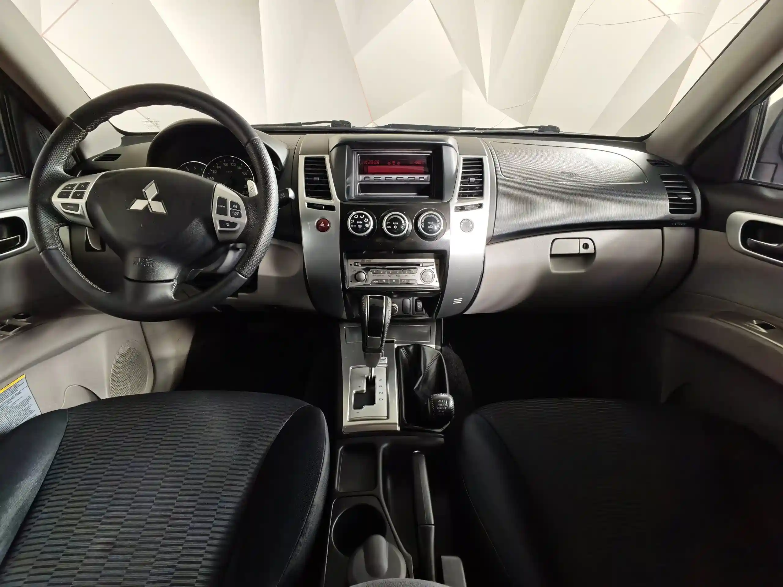 Mitsubishi Pajero Sport 2013
