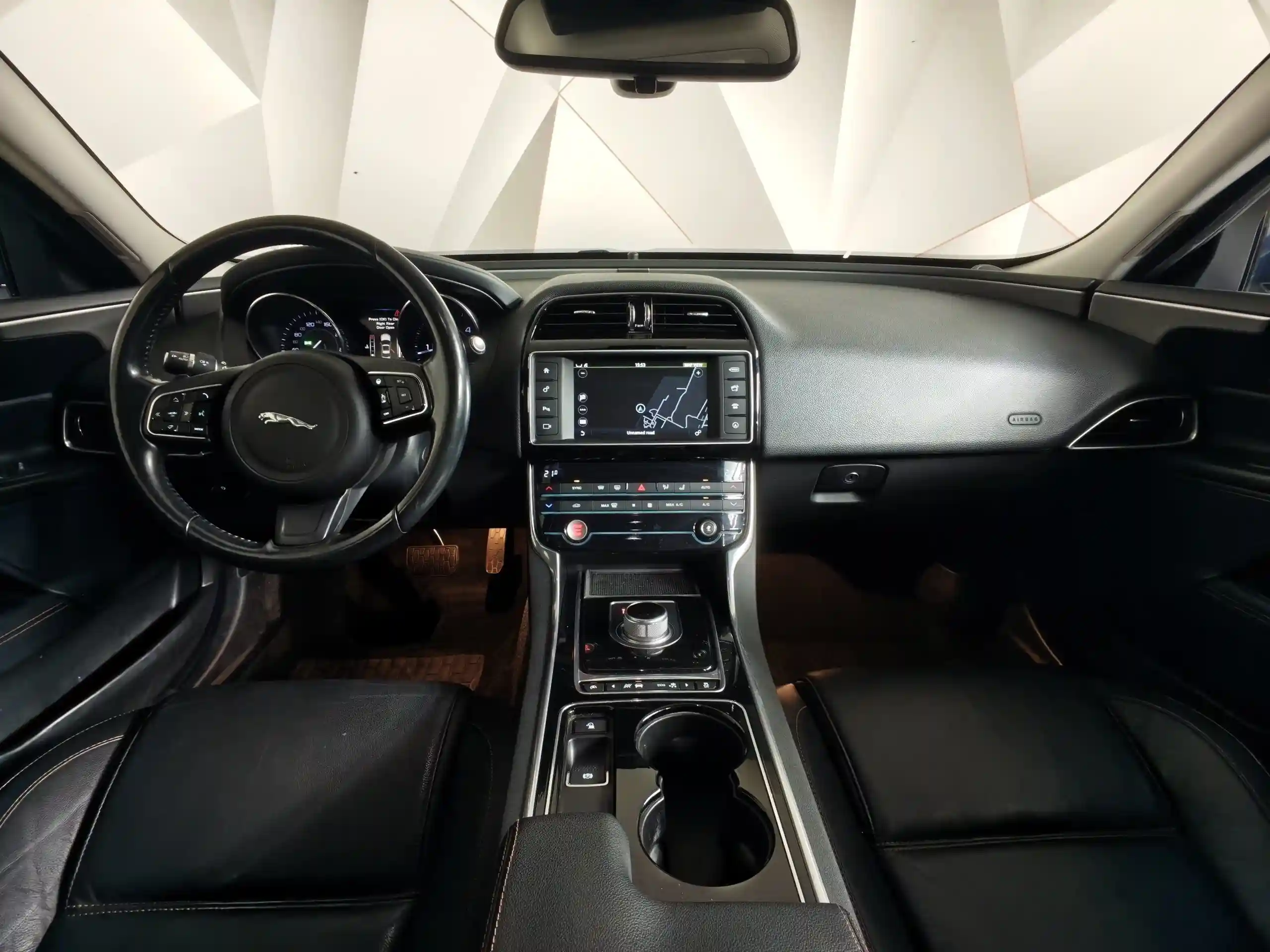 Jaguar XE 2015
